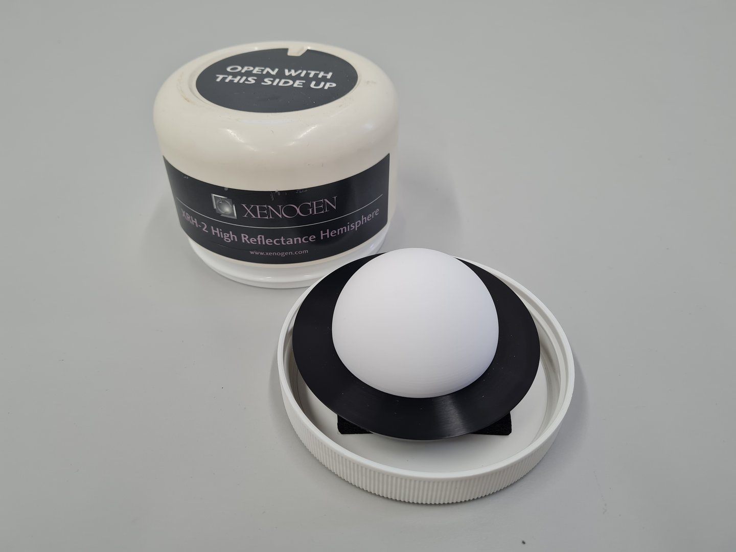 Image of Xenogen Corporation, Calibrated Light Source XLS-Series and XRH-2 