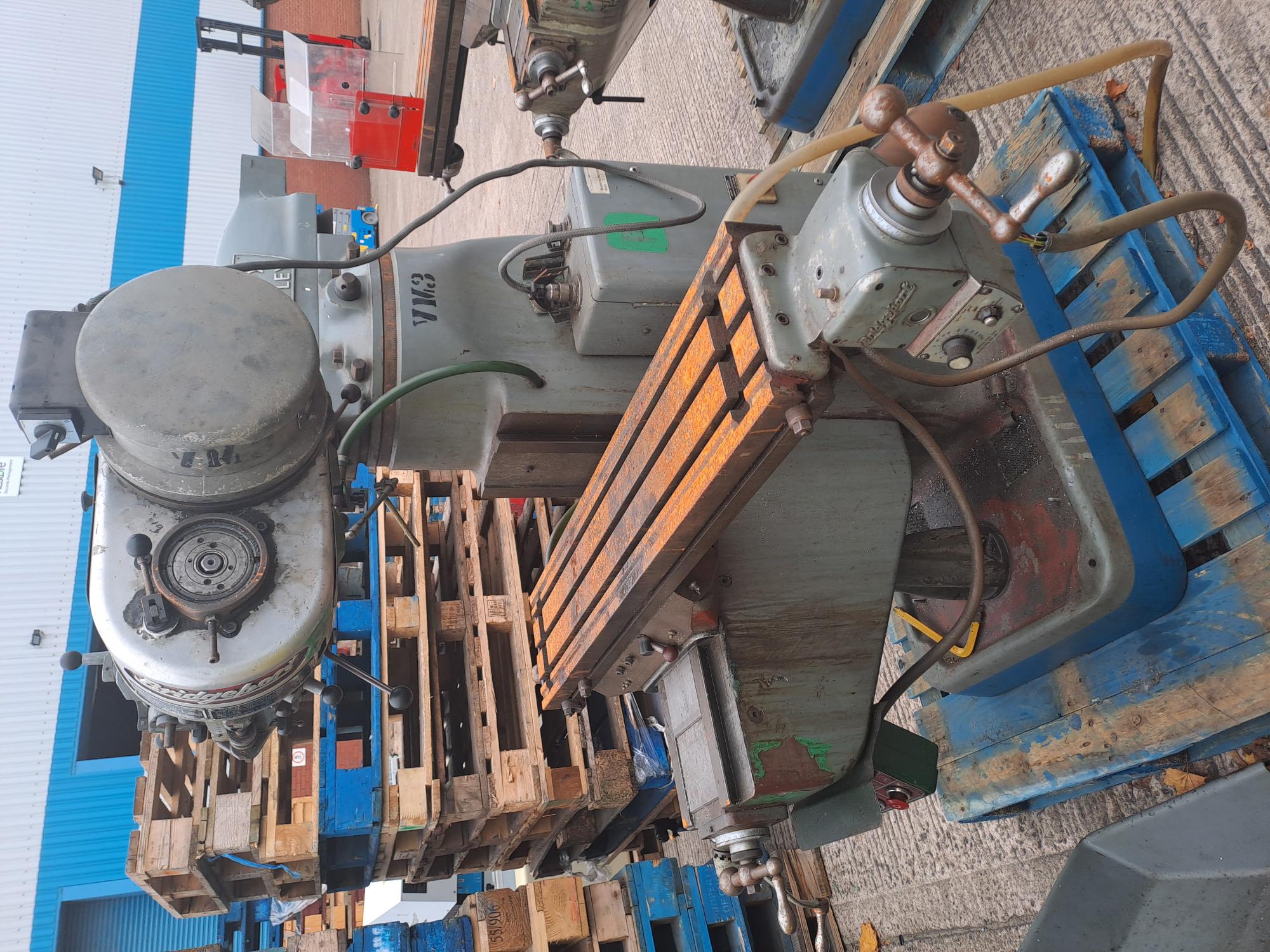 Image of 4 x Colchester Lathes and 3 x  Bridgeport Mills