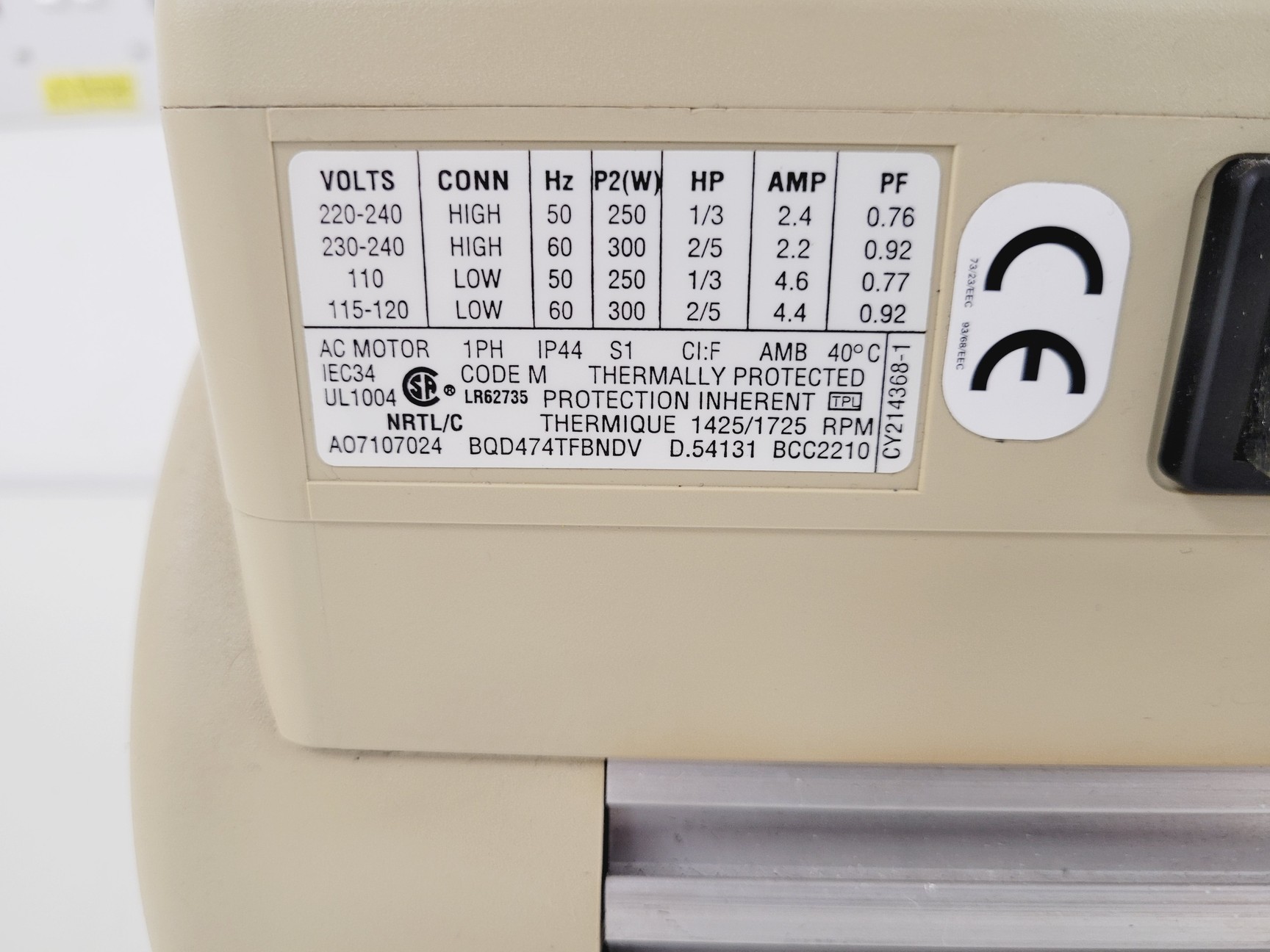 Image of Edwards RV3 Rotary Vacuum Pump