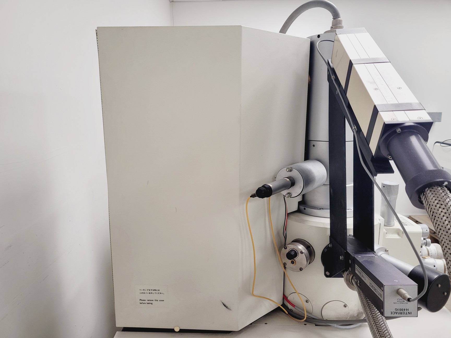 Image of Hitachi S4000 Microscope (SEM) Scanning Electron Microscope Lab