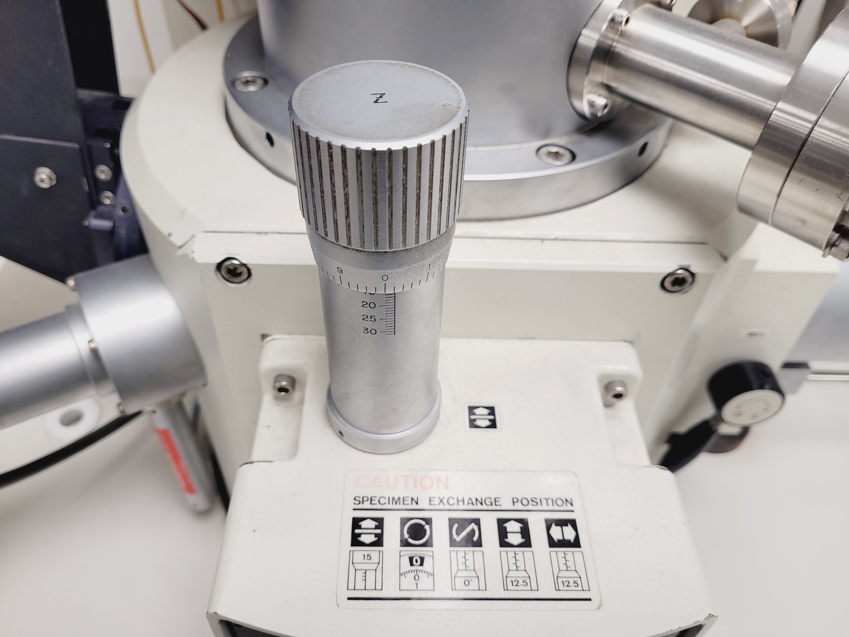 Image of Hitachi S4000 Microscope (SEM) Scanning Electron Microscope Lab