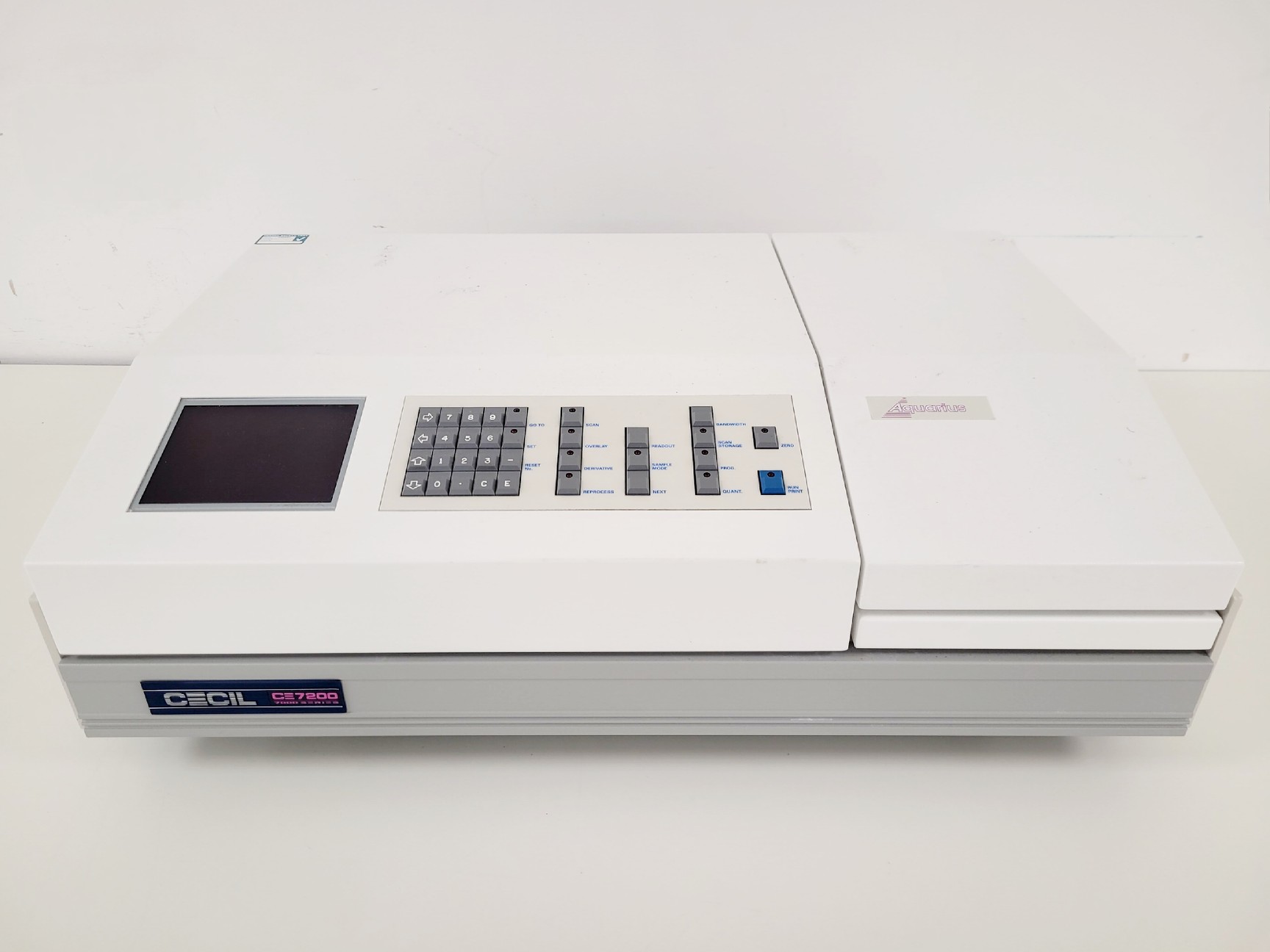 Image of Cecil Model CE 7200 Spectrometer Lab