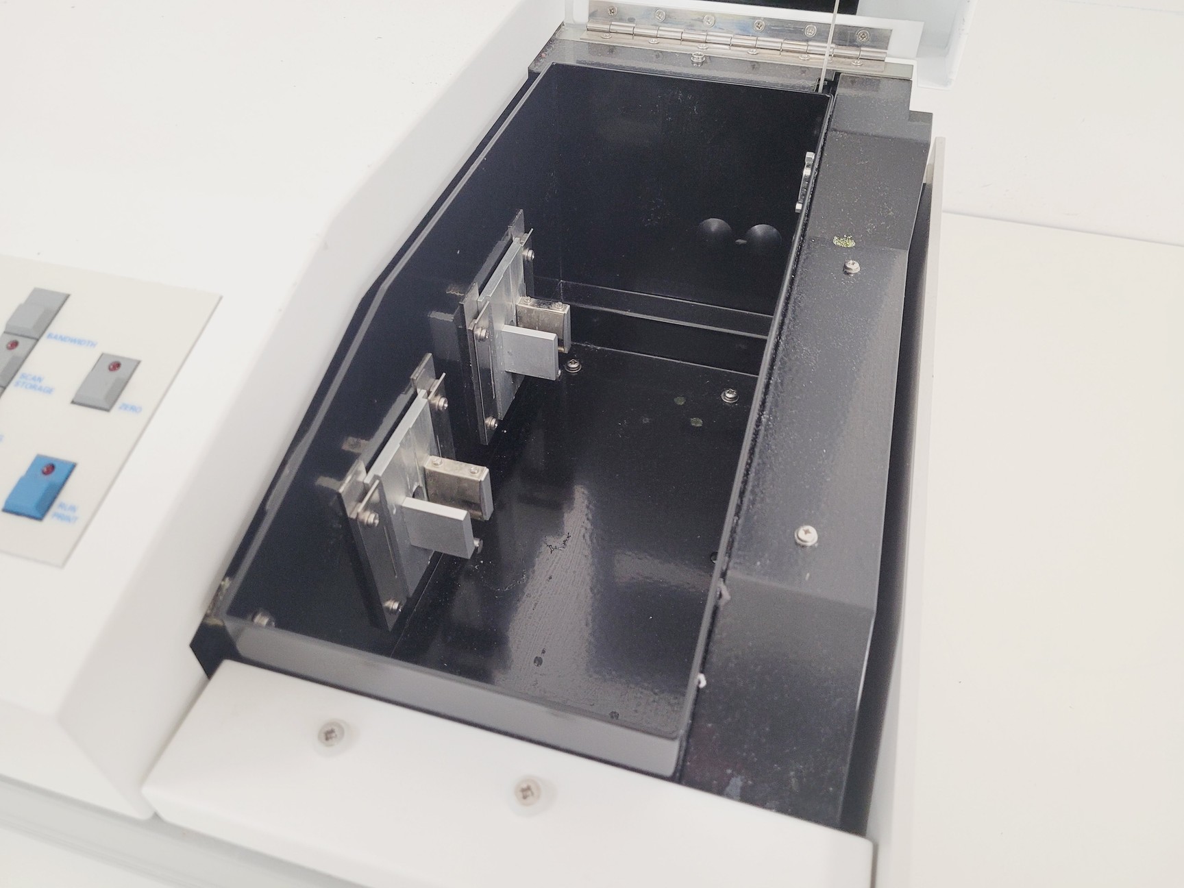 Image of Cecil Model CE 7200 Spectrometer Lab