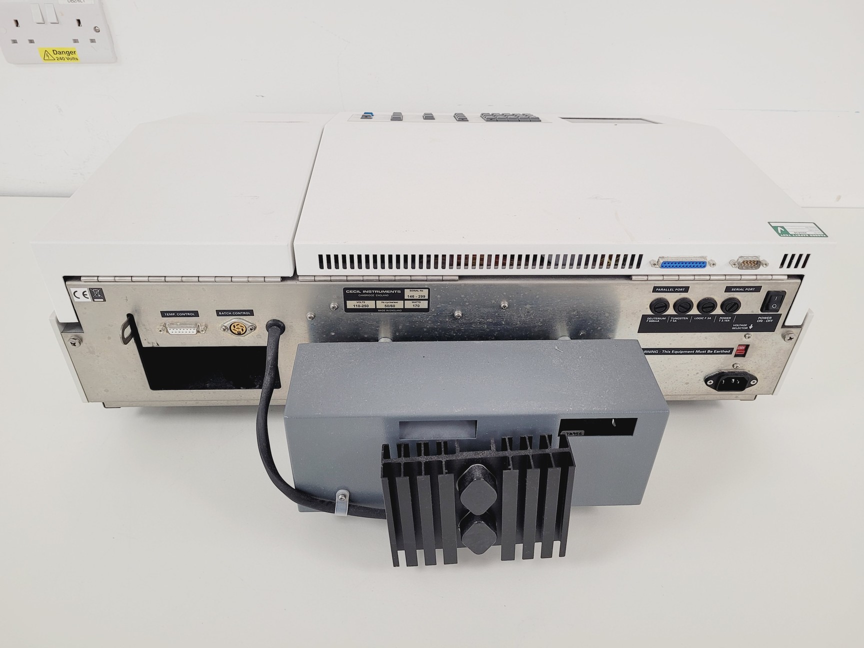 Image of Cecil Type CE 7200 Spectrometer Lab Faulty Screen