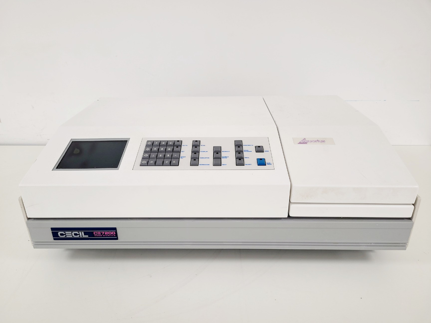 Image of Cecil CE 7200 Spectrometer Lab