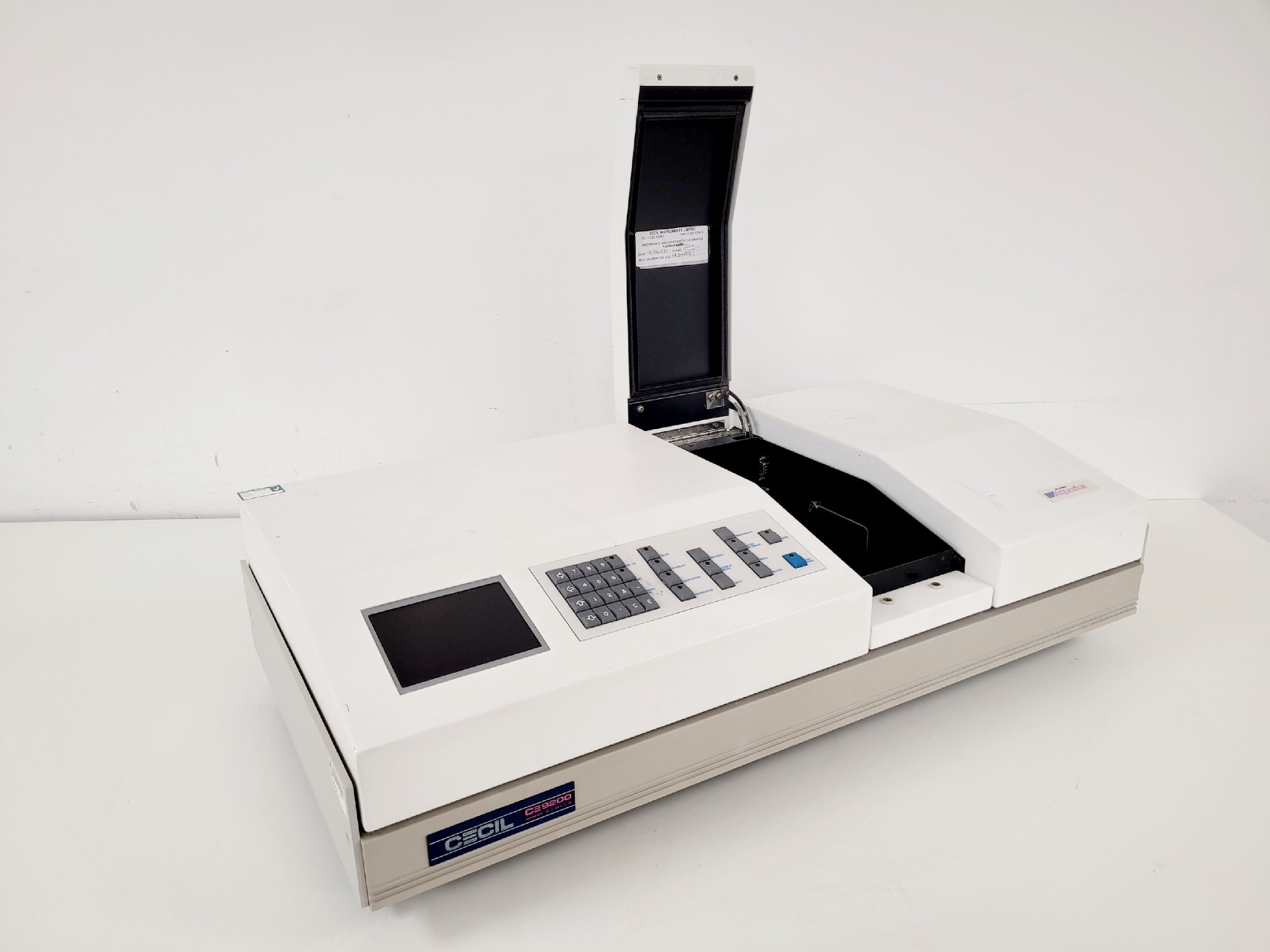 Image of Cecil Model CE 9200 Spectrometer Lab