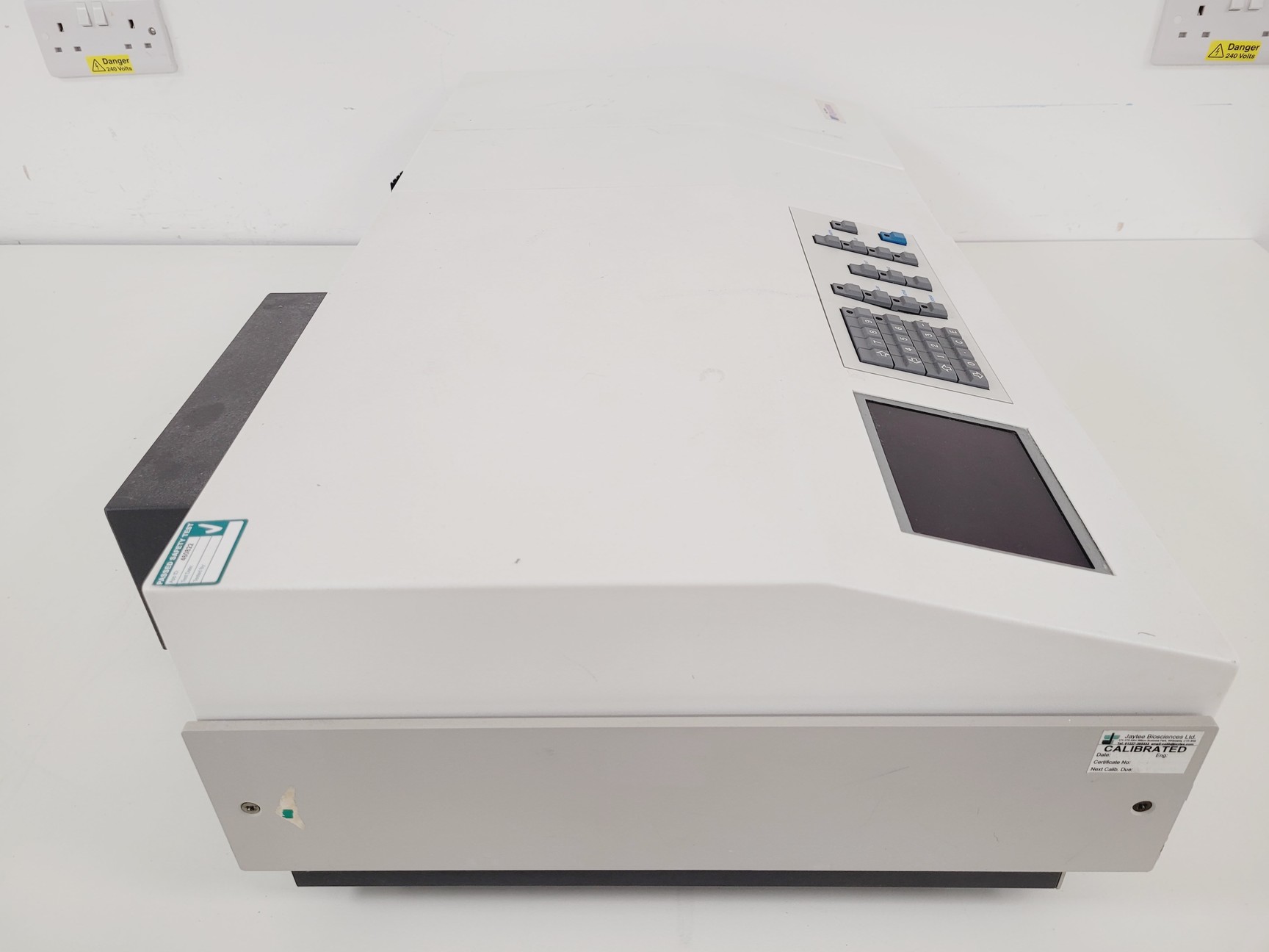 Image of Cecil Model CE 9200 Spectrometer Lab