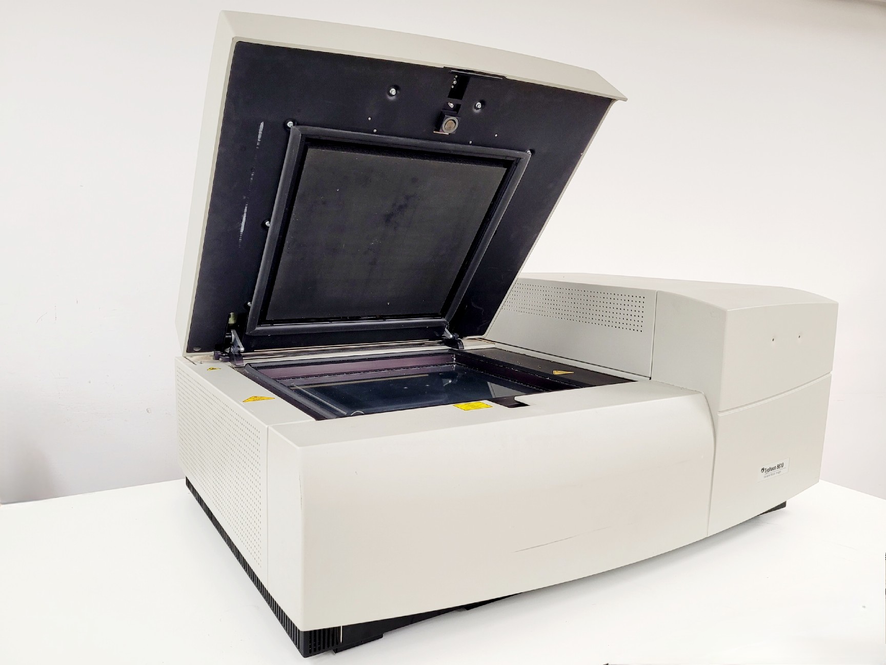 Image of Molecular Dynamics Typhoon 8610 Variable Mode Imager Lab