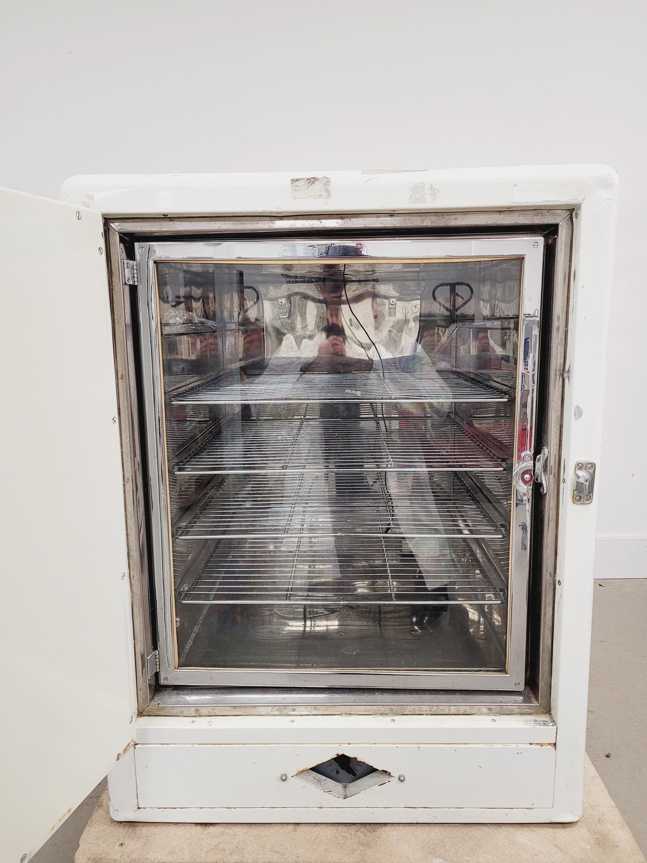 Image of Laboratory Thermal Equipment Incubator (White) Lab