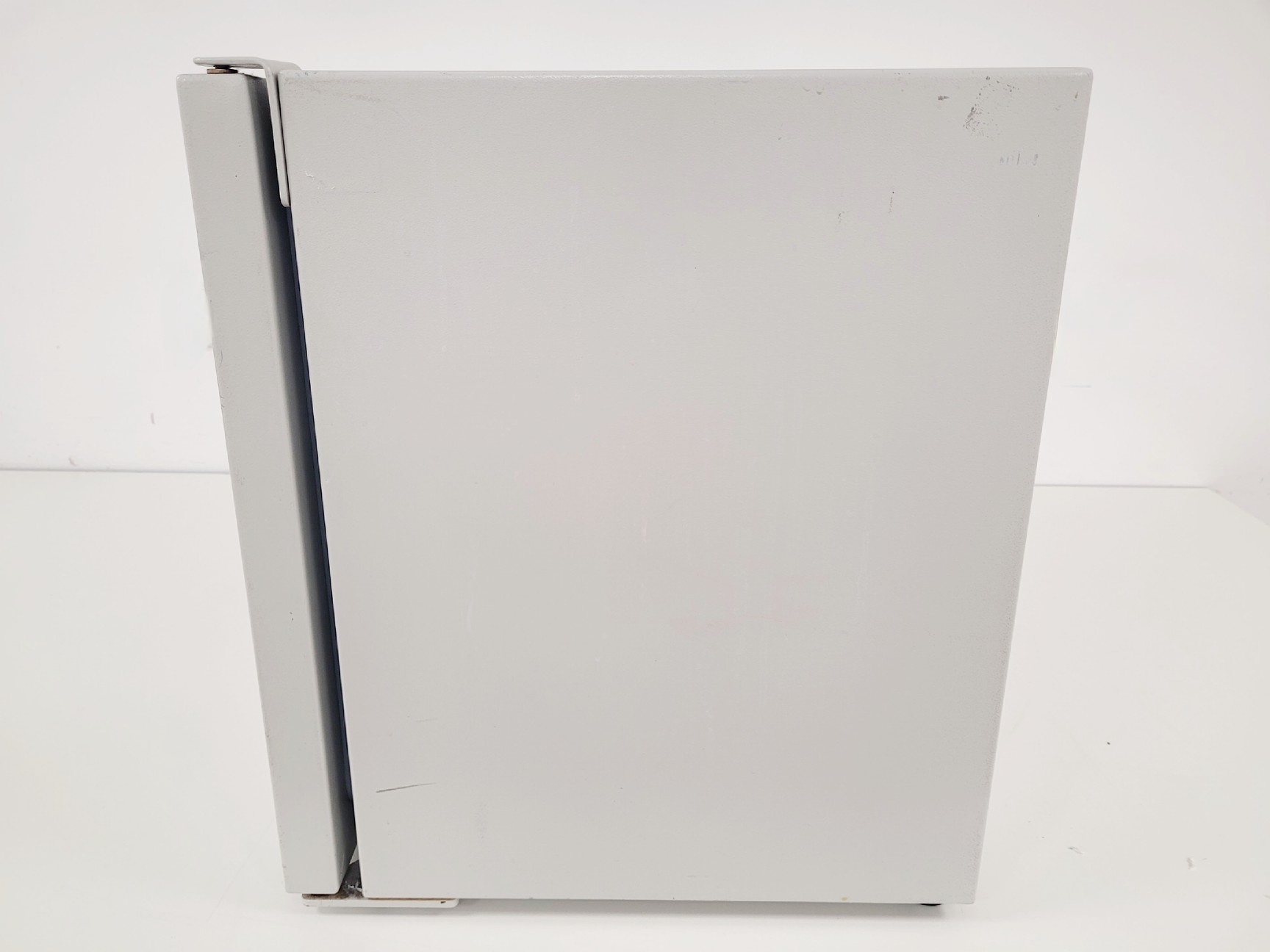 Image of GenLab Incubator Model INC60F Lab