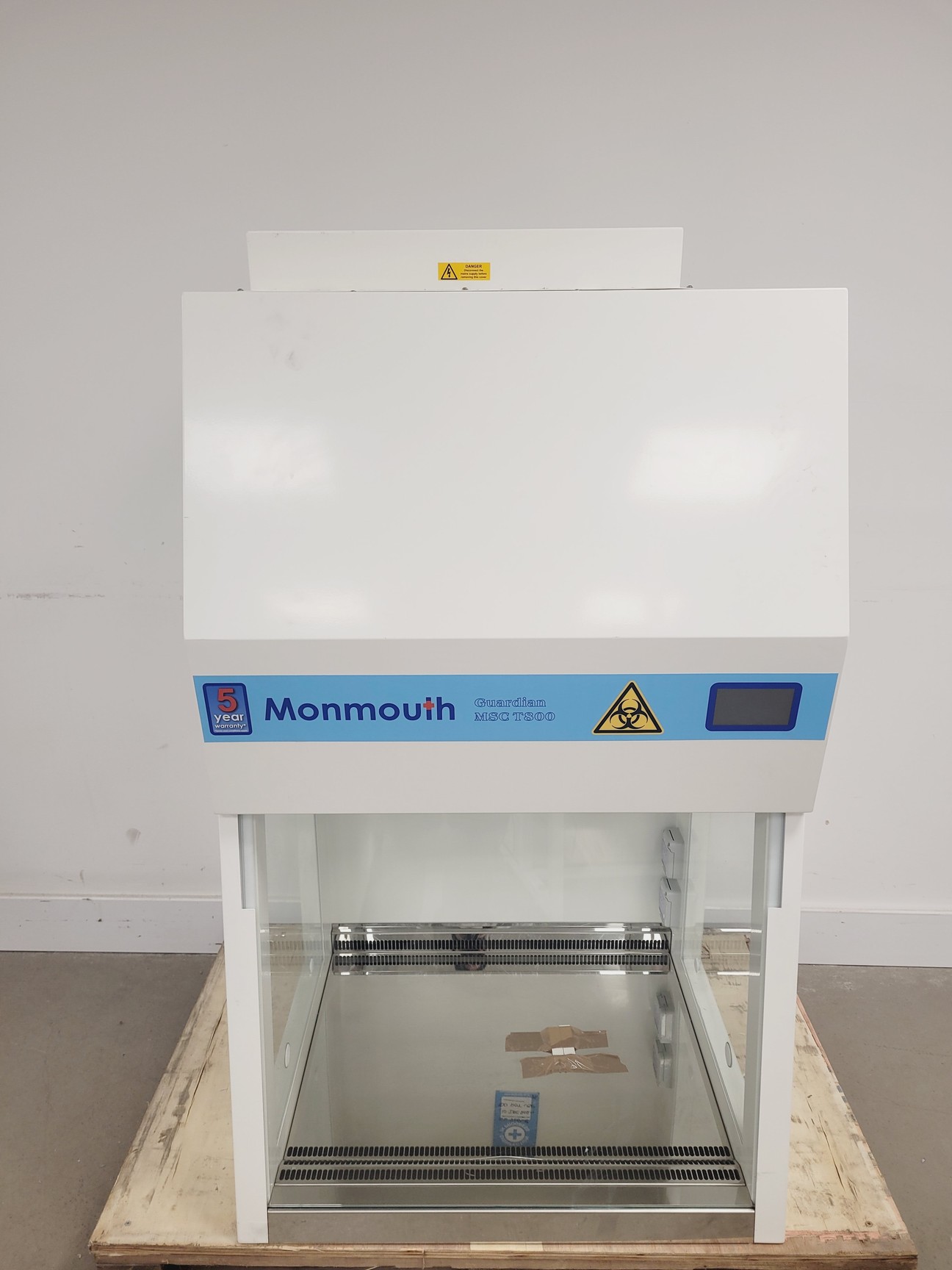 Image of Monmouth Guardian MSC T800 Fume Cabinets With Frame Lab