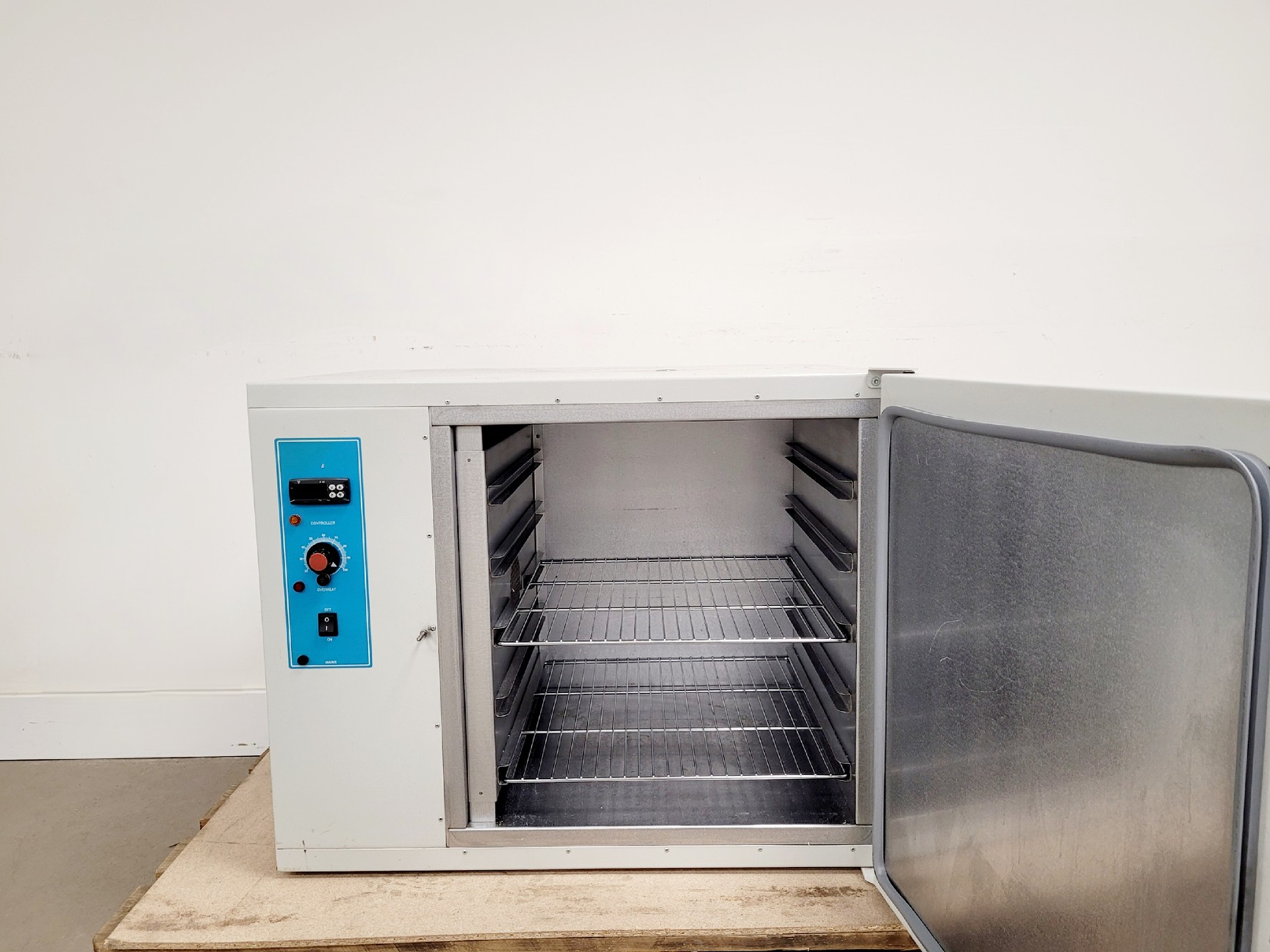 Image of GenLab Incubator Model-INC/150/F/DIG Lab