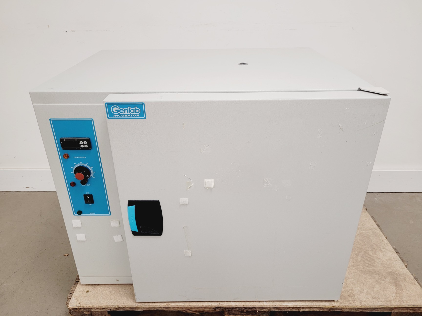 Image of GenLab Incubator Model INC/150/F/DIG Lab