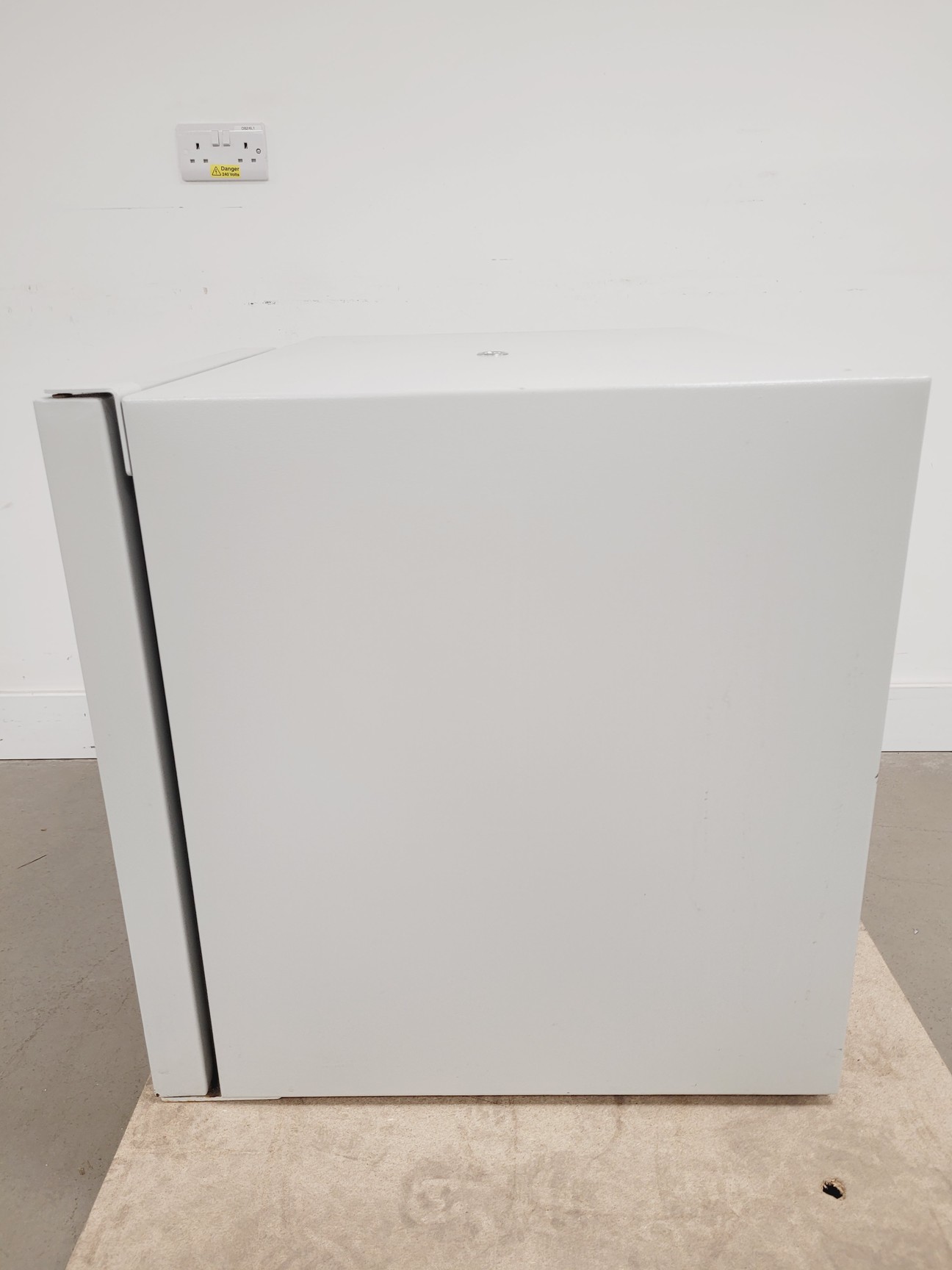 Image of GenLab Incubator Model INC/150/F/DIG Lab