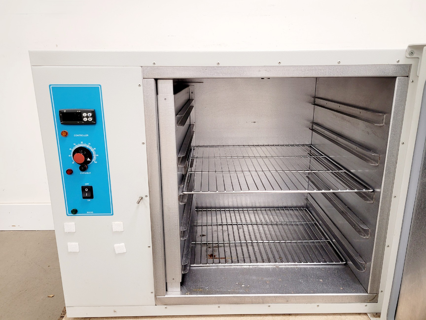 Image of GenLab Incubator Model INC/150/F/DIG Lab