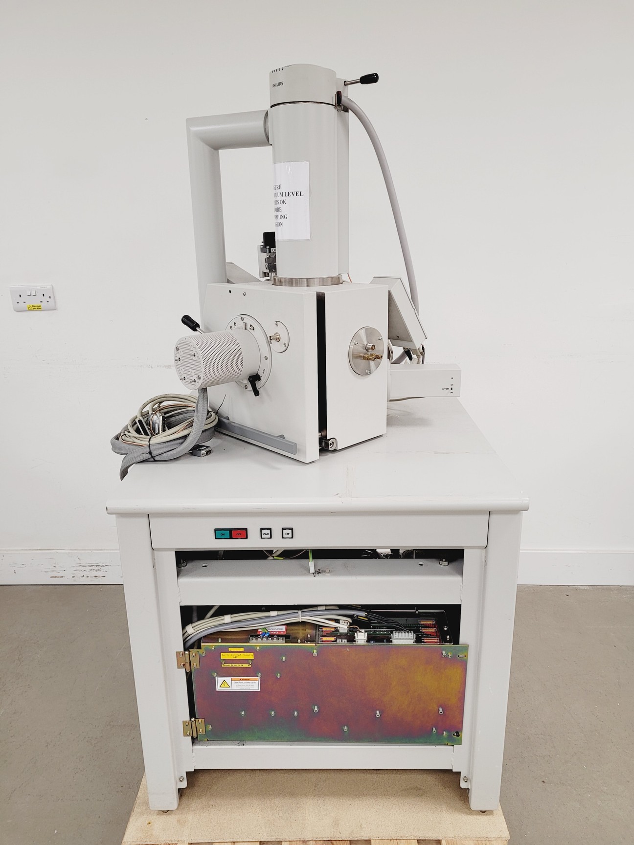 Image of FEI XL30 ESEM Scanning Electronic Microscope System Spares/Repair Lab