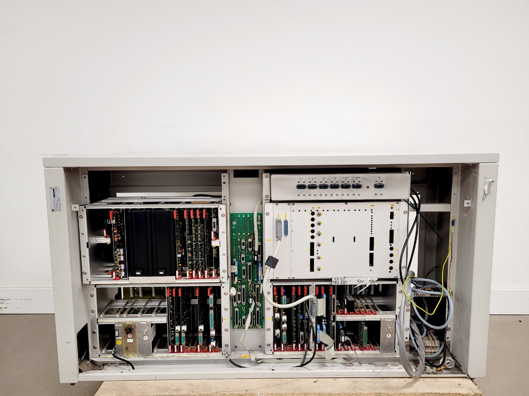 Image of FEI XL30 ESEM Scanning Electronic Microscope System Spares/Repair Lab