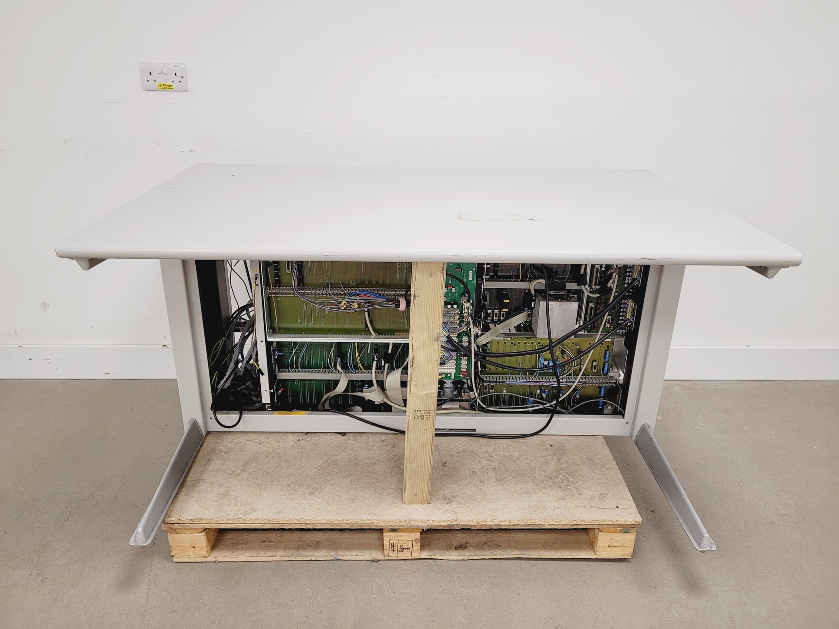 Image of FEI XL30 ESEM Scanning Electronic Microscope System Spares/Repair Lab