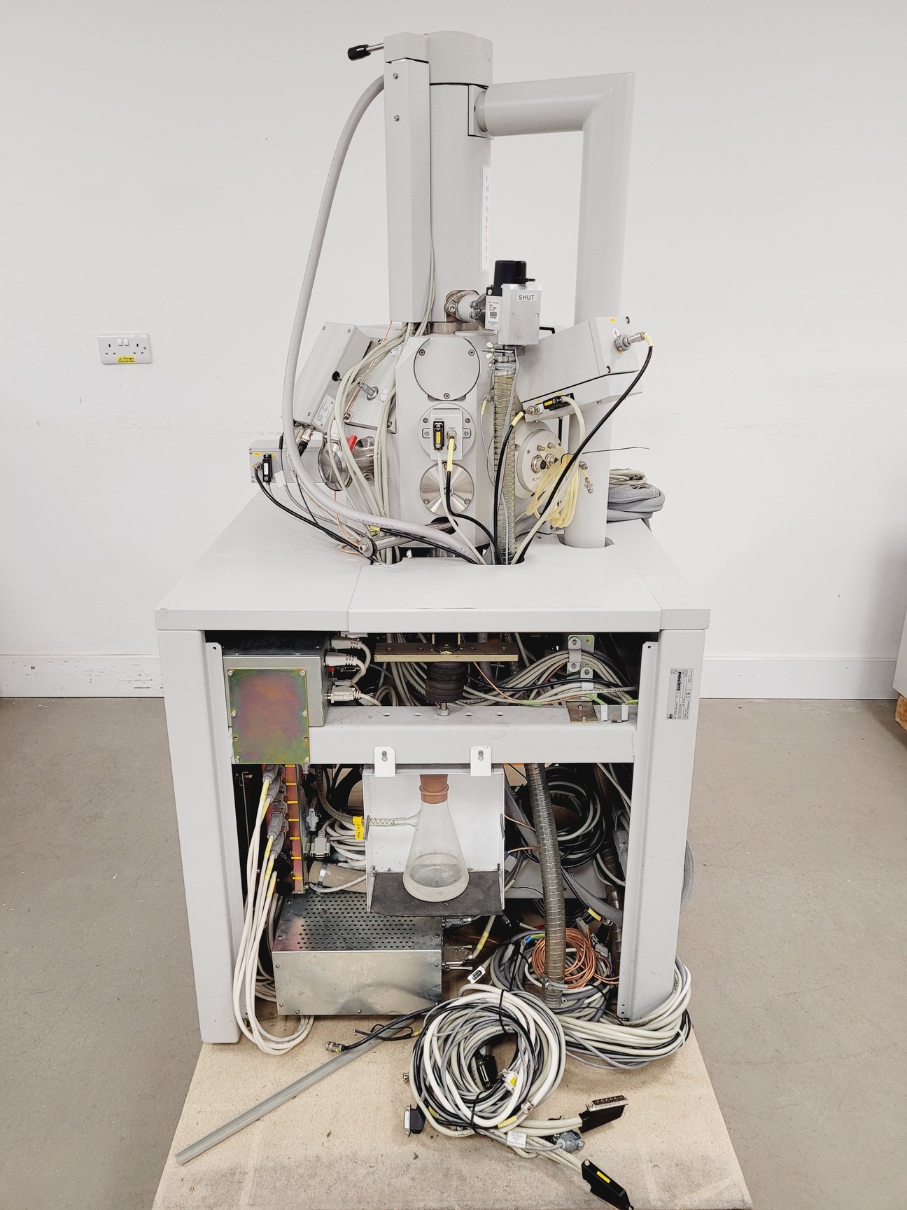 Image of FEI XL30 ESEM Scanning Electronic Microscope System Spares/Repair Lab