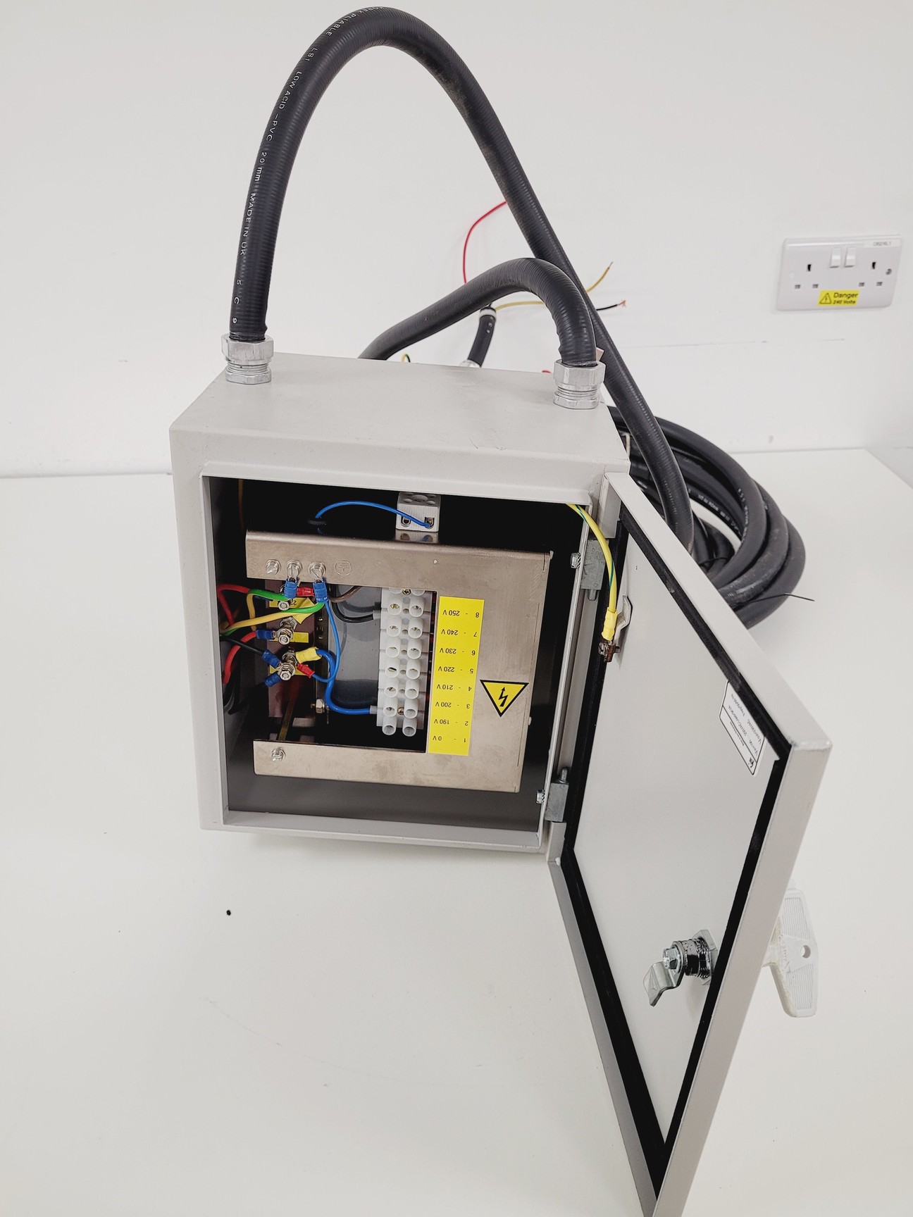 Image of FEI XL30 ESEM Scanning Electronic Microscope System Spares/Repair Lab