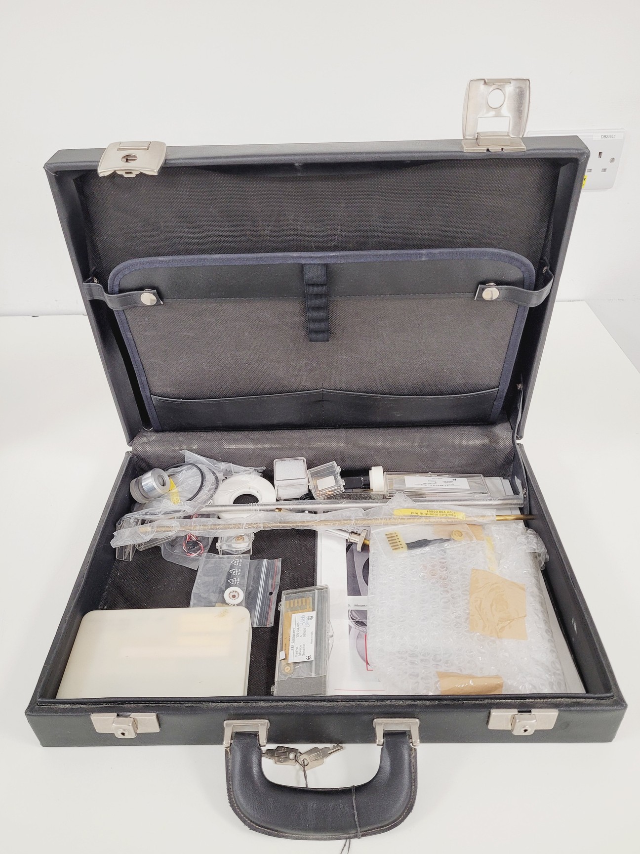 Image of FEI XL30 ESEM Scanning Electronic Microscope System Spares/Repair Lab