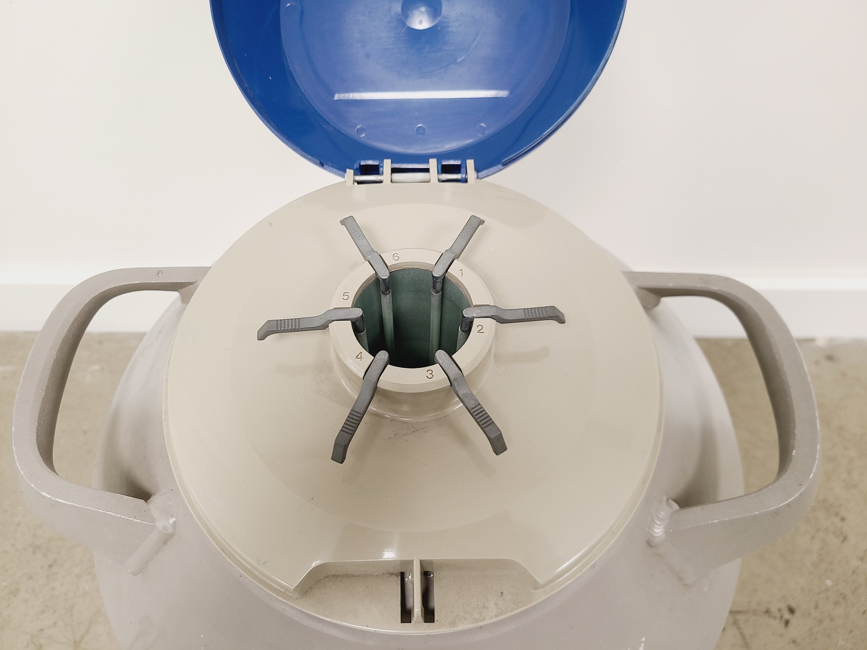 Image of Taylor-Wharton 18XT Nitrogen Dewar