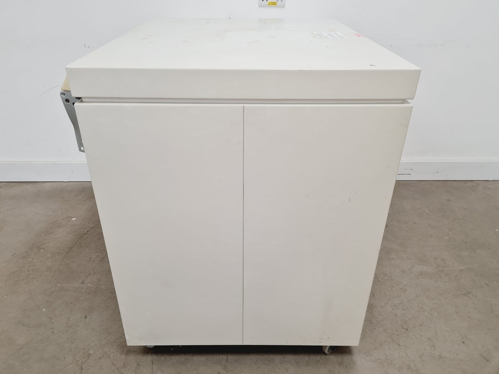 Image of New Brunswick C34085 -85ºc Chest Freezer Lab