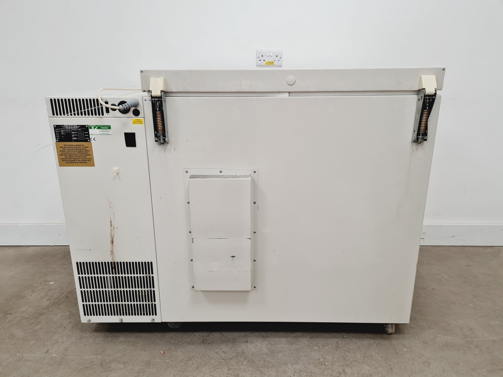 Image of New Brunswick C34085 -85ºc Chest Freezer Lab