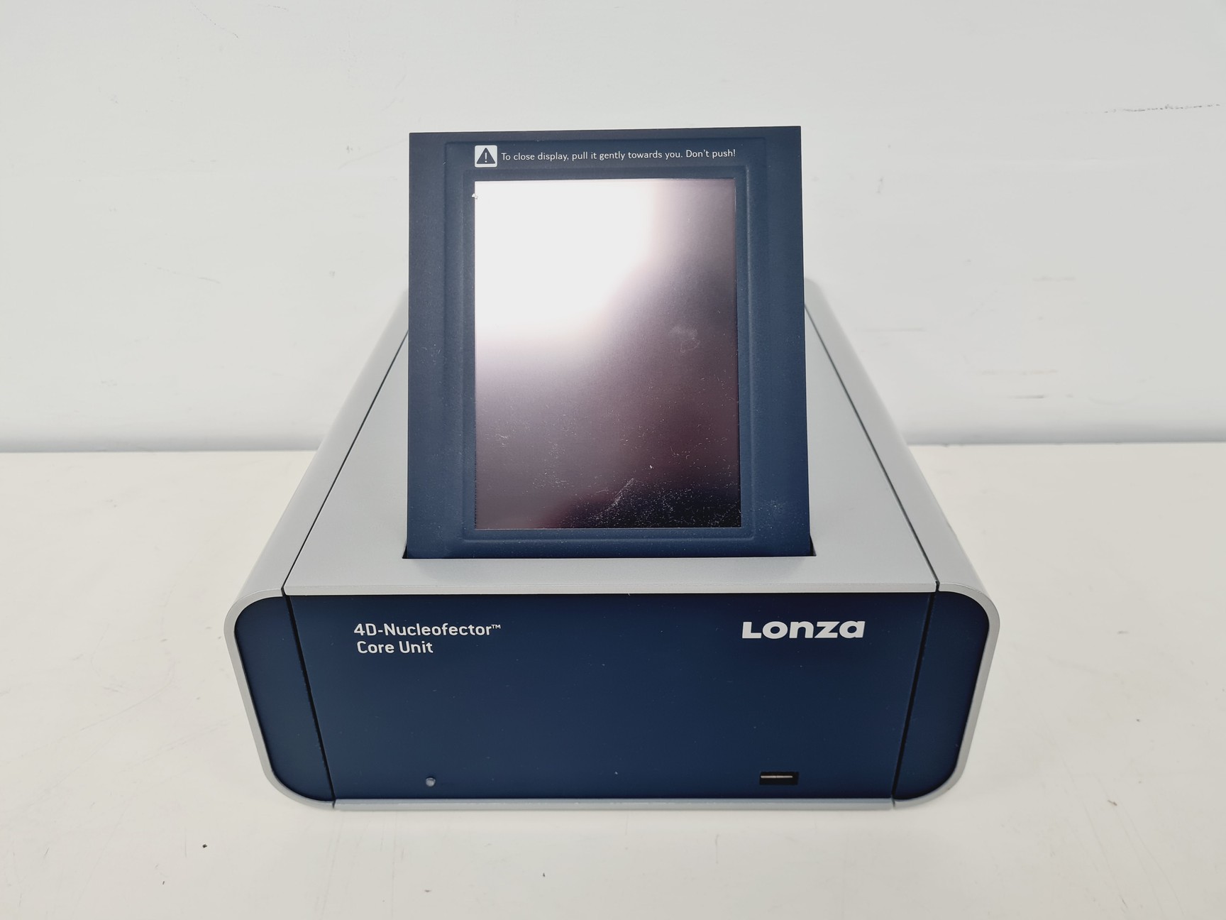 Image of Lonza 4D Nucleofactor X Unit + Nucleofactor Core Unit Nucleofection System Lab