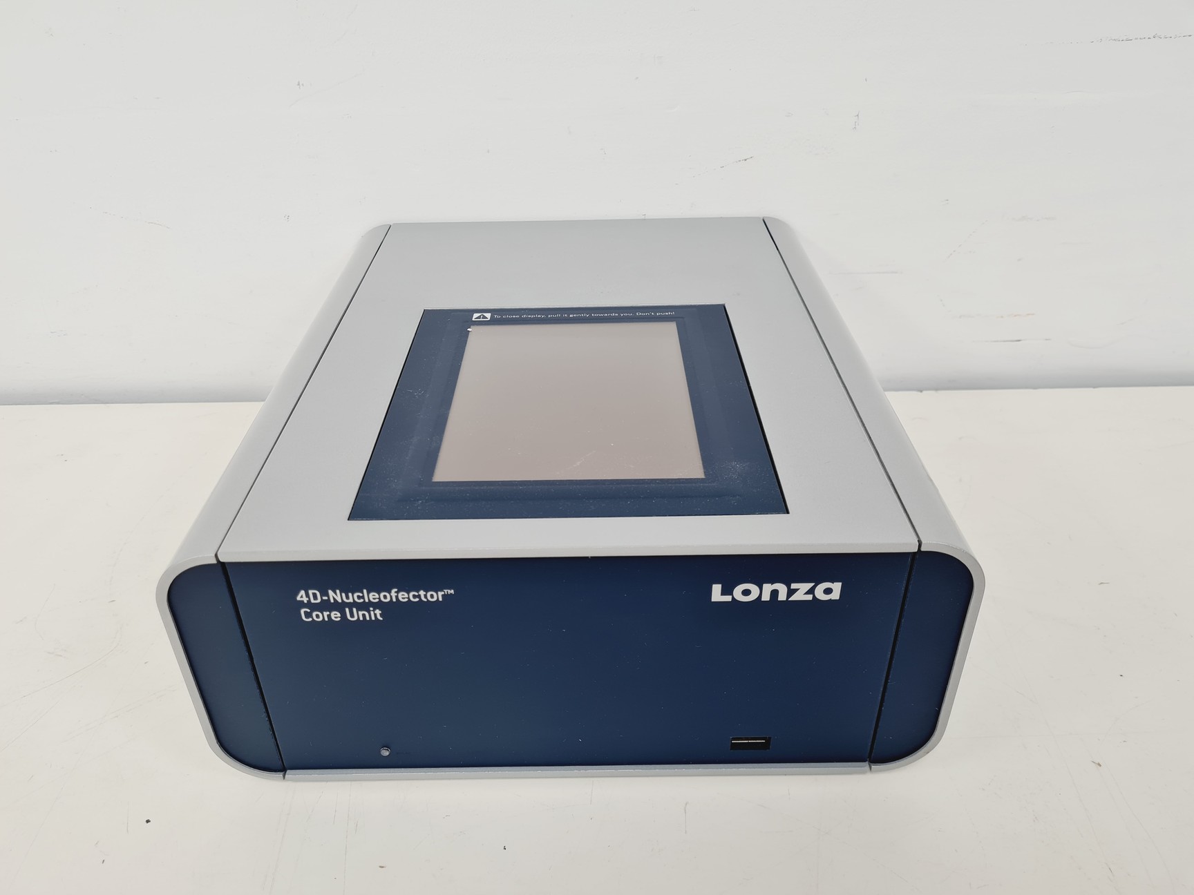 Image of Lonza 4D Nucleofactor X Unit + Nucleofactor Core Unit Nucleofection System Lab