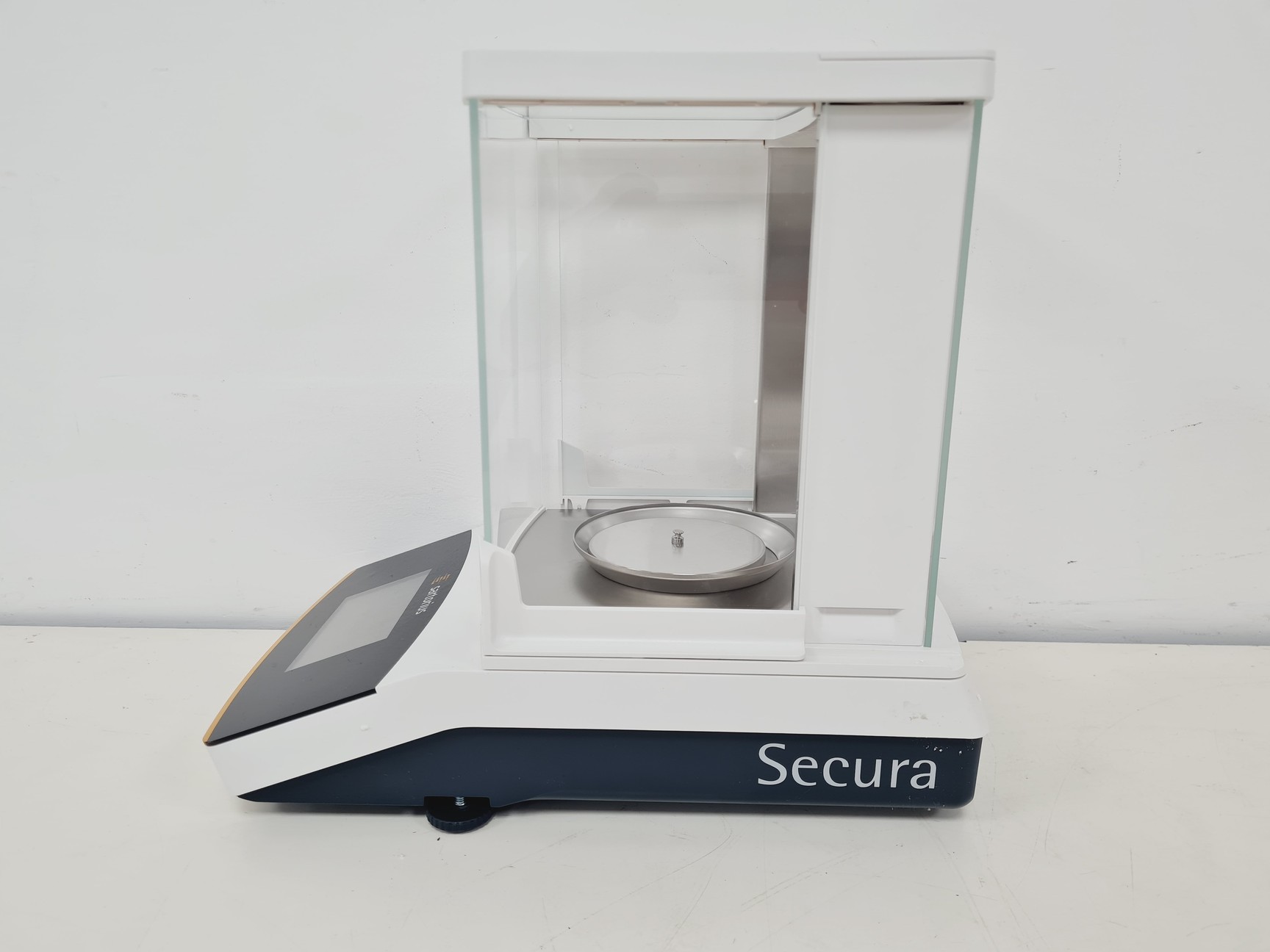 Image of Sartorius Securia124-S 4DP Analytical Balance Lab