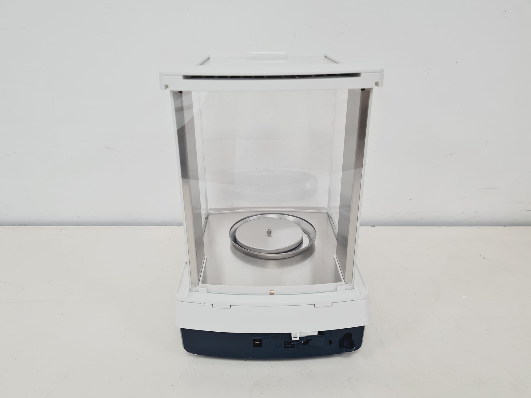 Image of Sartorius Securia124-S 4DP Analytical Balance Lab