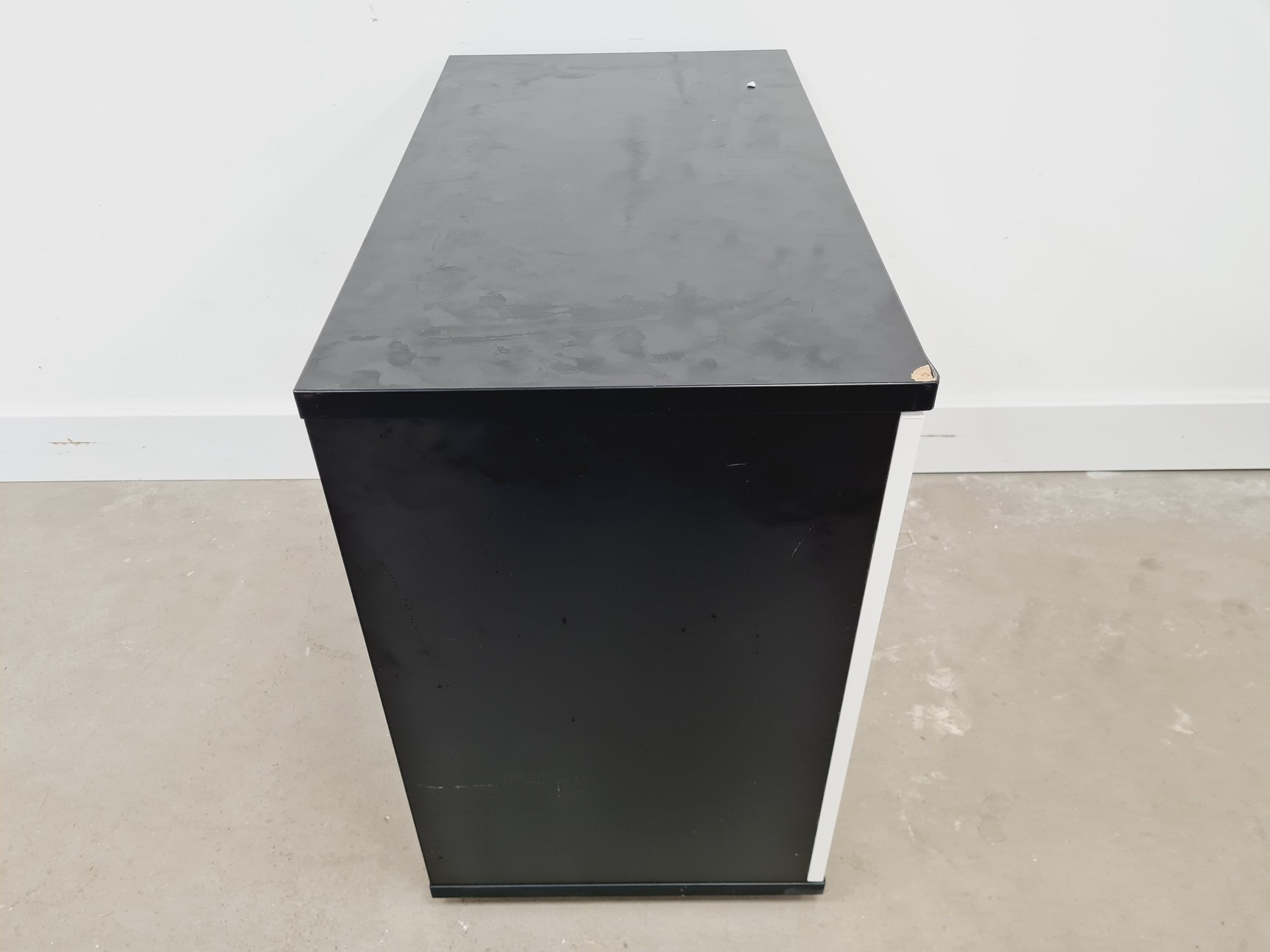 Image of 4 x Black & White Locked Cupboards w/ Keys Lab