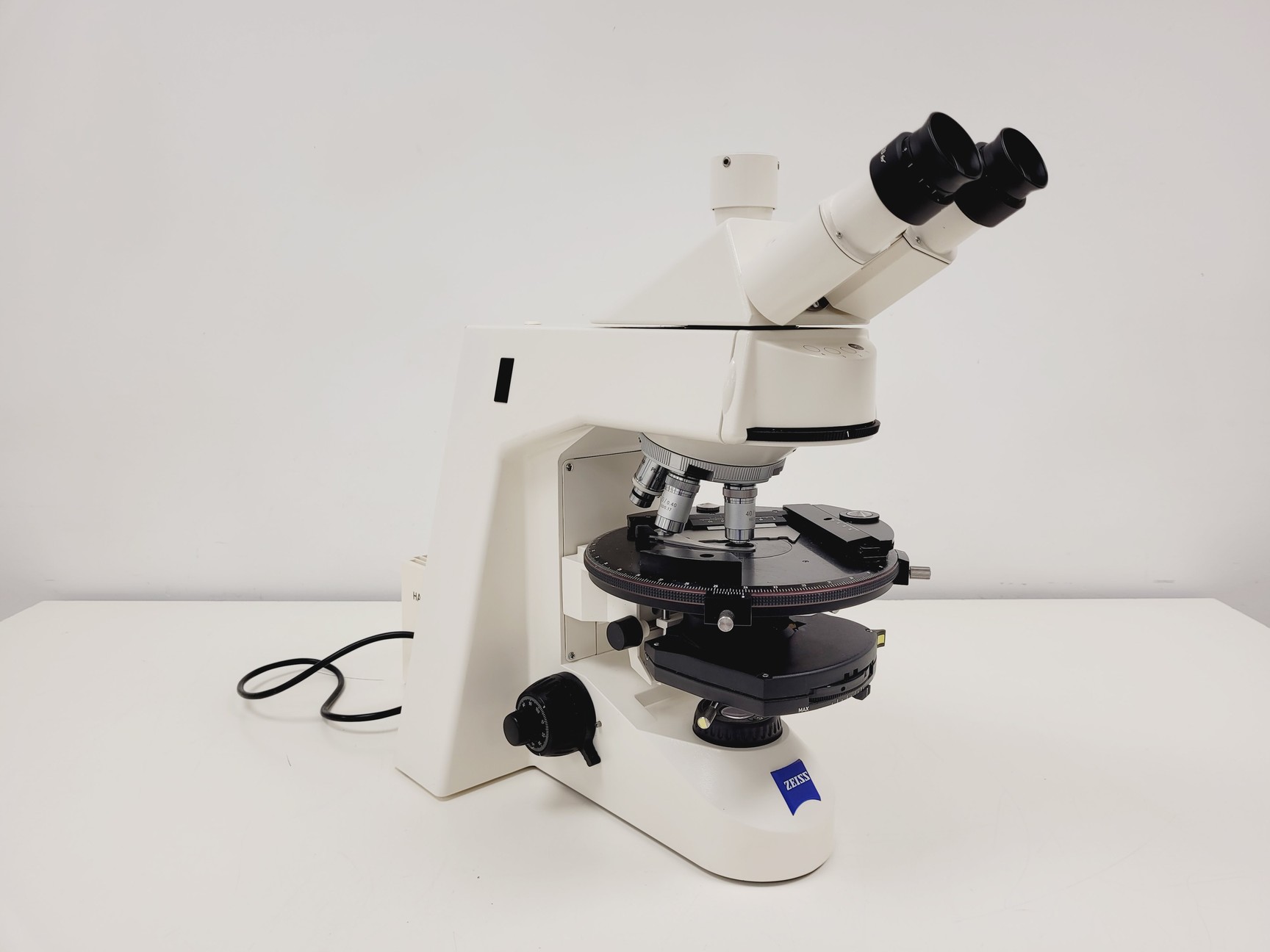 Image of Zeiss AxioSkop 2  Microscope w/ 3 x Objectives 20/40/100x Lab
