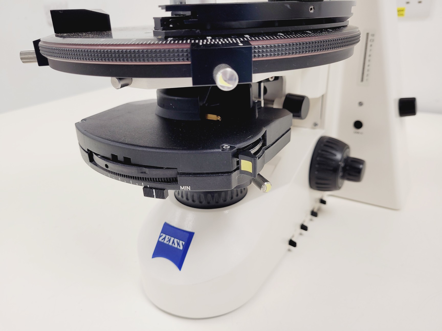 Image of Zeiss AxioSkop 2  Microscope w/ 3 x Objectives 20/40/100x Lab
