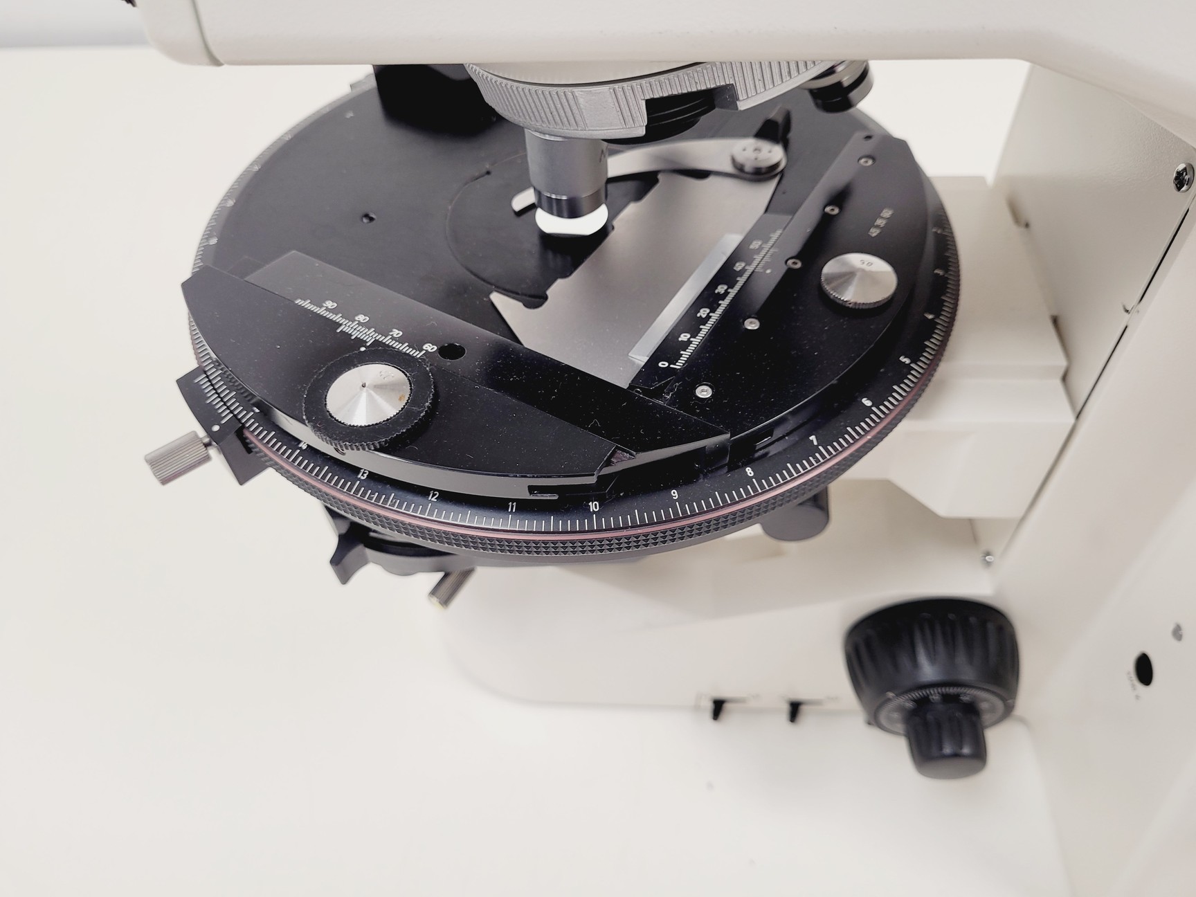 Image of Zeiss AxioSkop 2  Microscope w/ 3 x Objectives 20/40/100x Lab