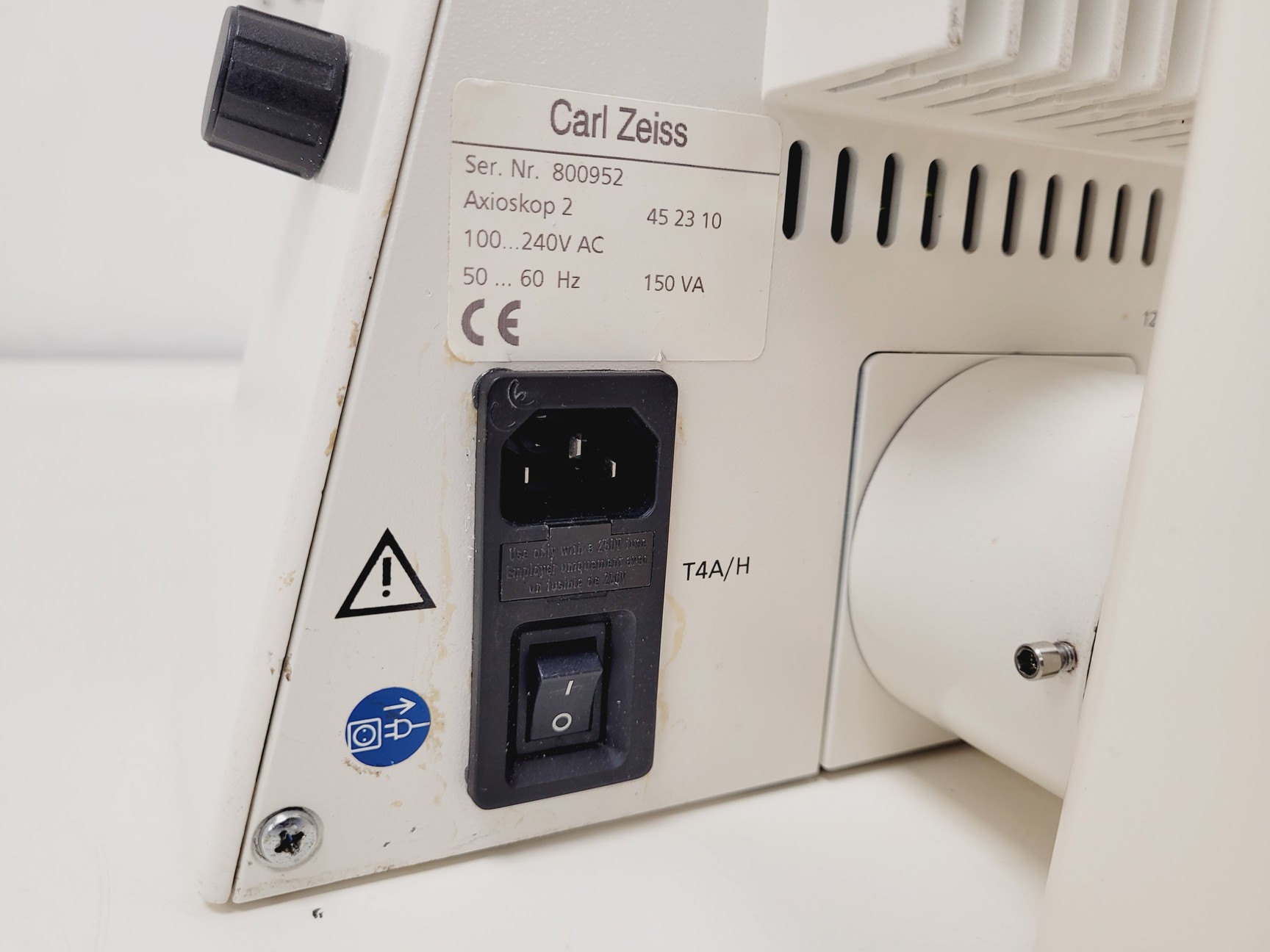 Image of Zeiss AxioSkop 2  Microscope w/ 3 x Objectives 20/40/100x Lab