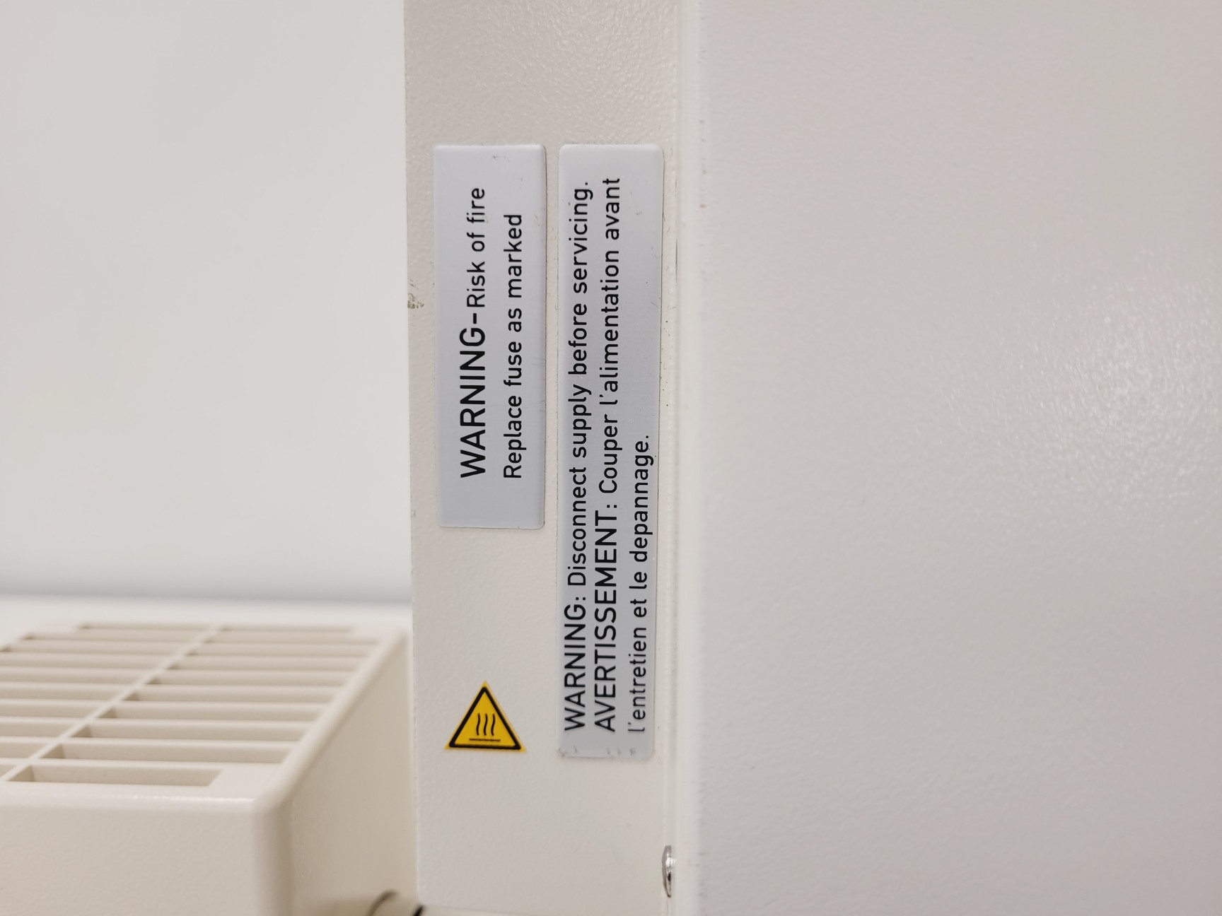 Image of Zeiss AxioSkop 2  Microscope w/ 3 x Objectives 20/40/100x Lab