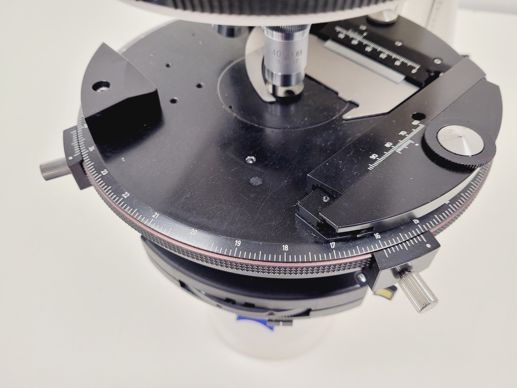 Image of Zeiss AxioSkop 2  Microscope w/ 3 x Objectives 20/40/100x Lab