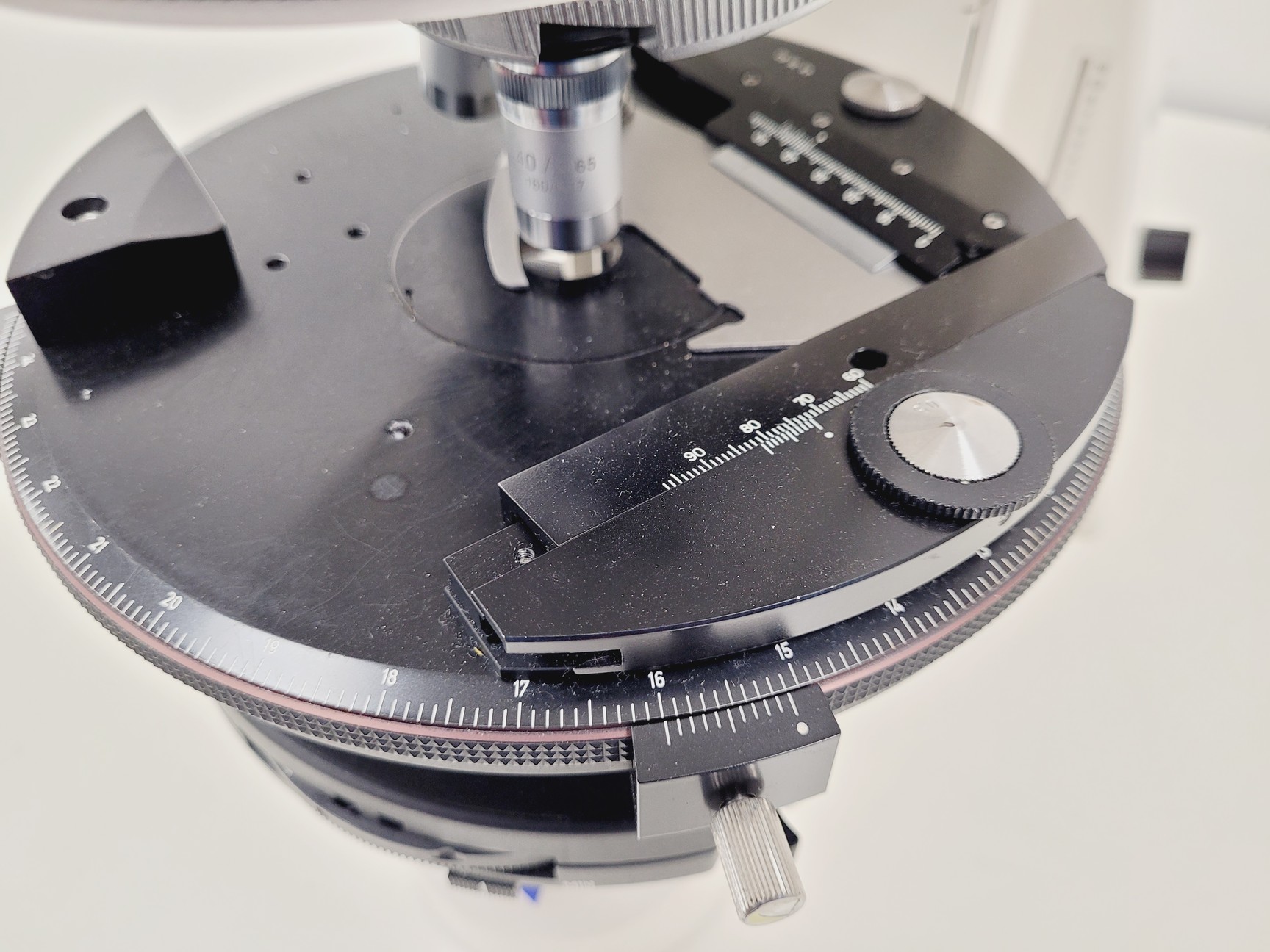 Image of Zeiss AxioSkop 2  Microscope w/ 3 x Objectives 20/40/100x Lab