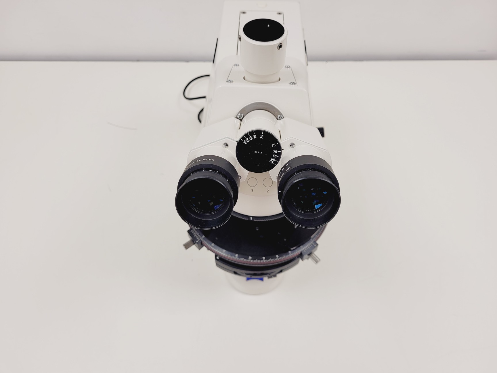 Image of Zeiss AxioSkop 2  Microscope w/ 3 x Objectives 20/40/100x Lab