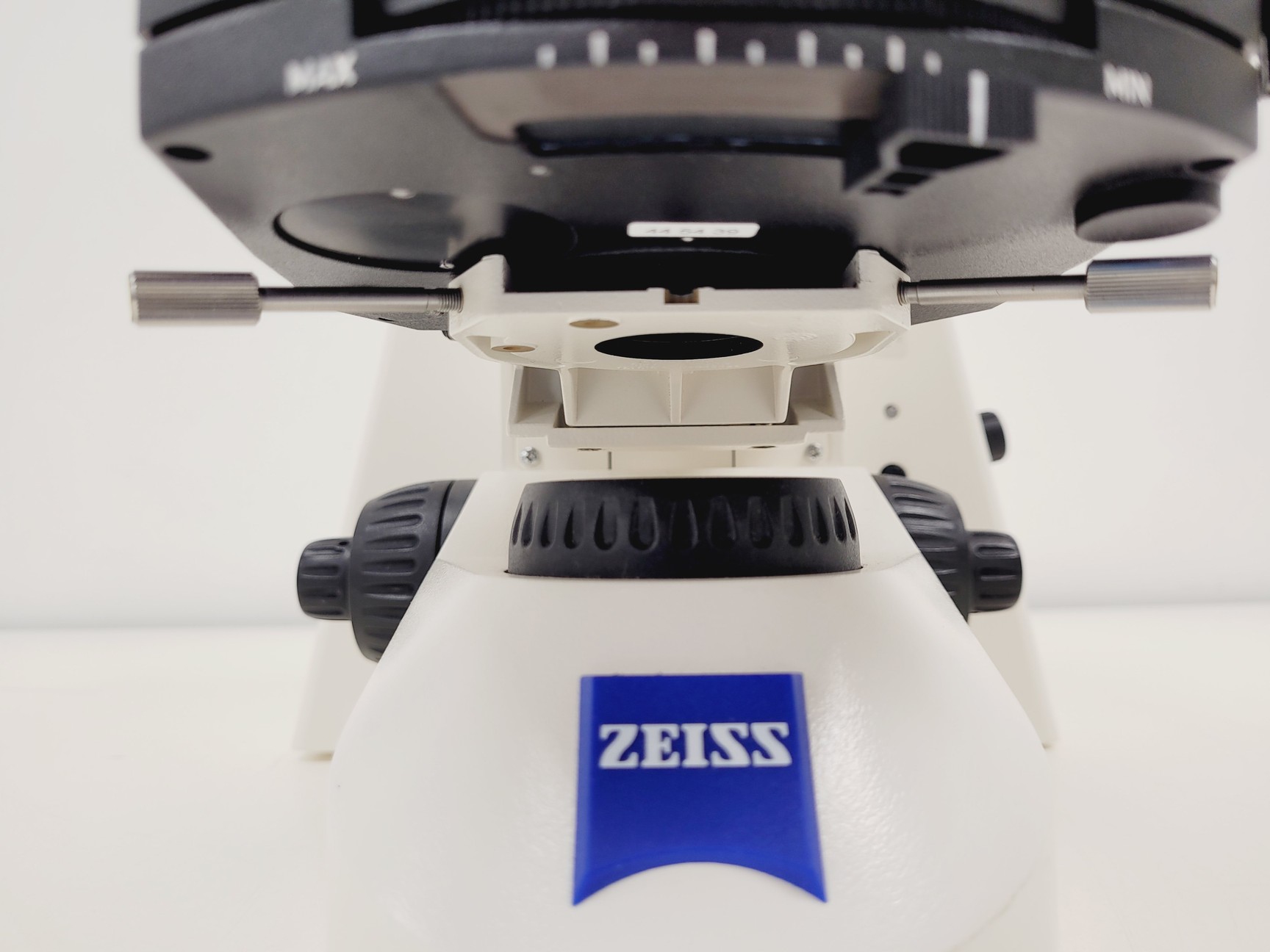 Image of Zeiss AxioSkop 2  Microscope w/ 3 x Objectives 20/40/100x Lab