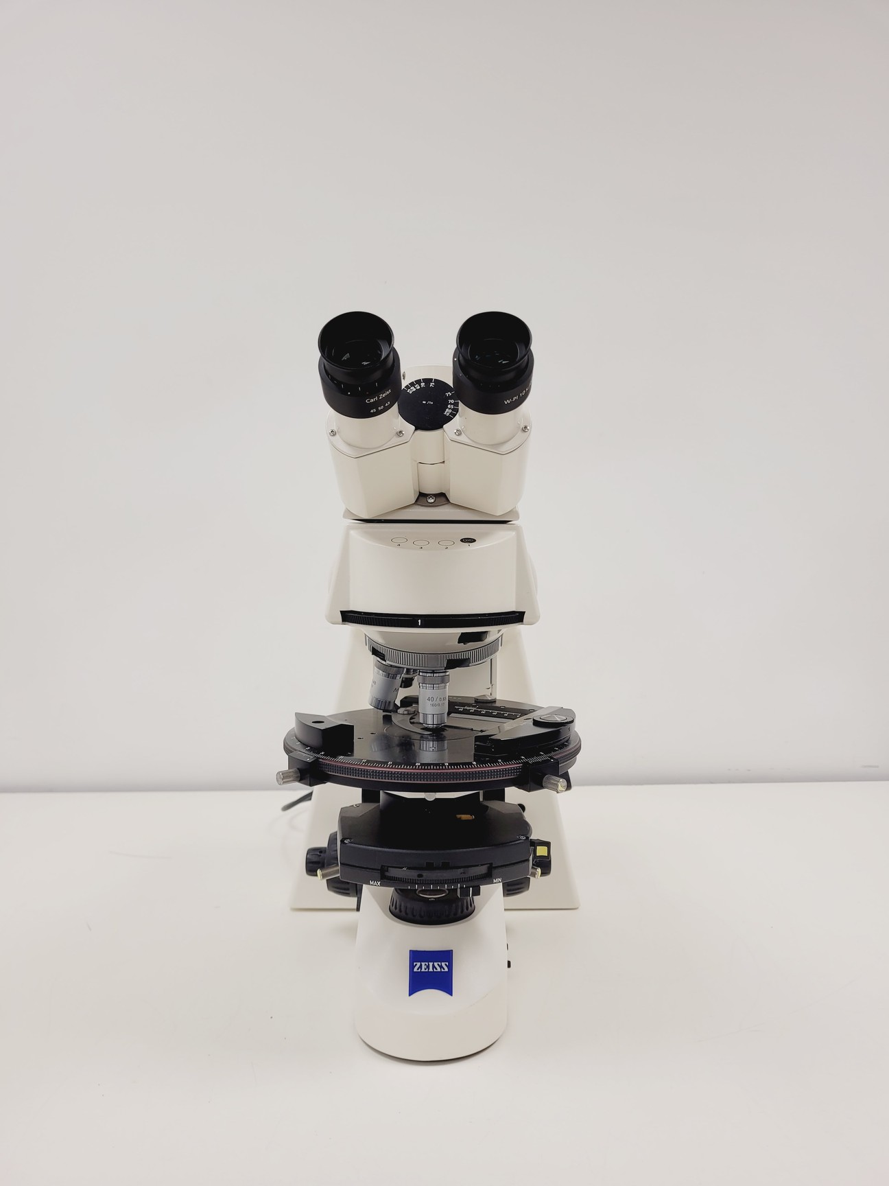 Image of Zeiss AxioSkop 2  Microscope w/ 3 x Objectives 20/40/100x Lab