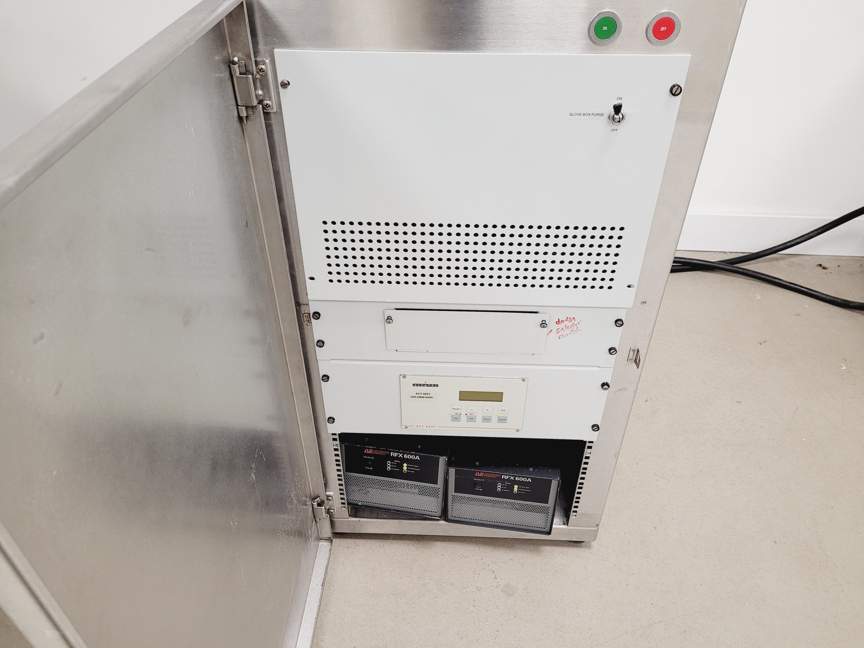 Image of Oxford Instruments Plasmalab 80 Plus ICP Reactive Ion Etcher Lab