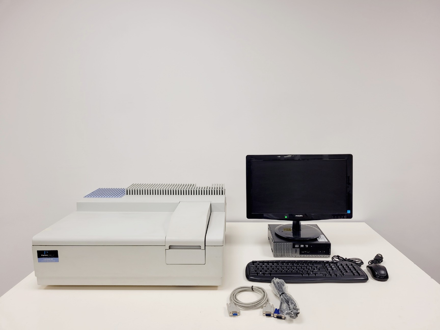 Image of Perkin Elmer Lambda 35 UV/Vis Spectrophotometer System Lab