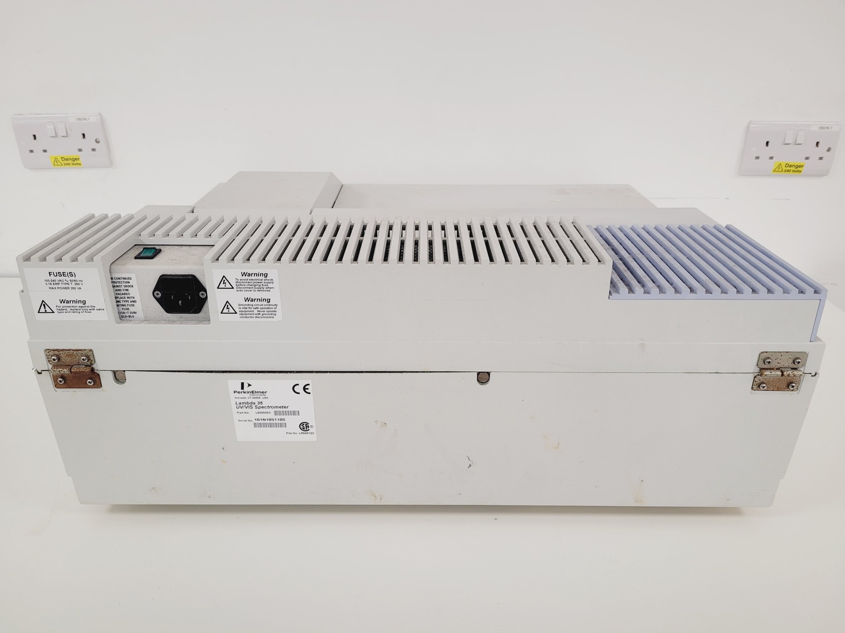 Image of Perkin Elmer Lambda 35 UV/Vis Spectrophotometer Lab