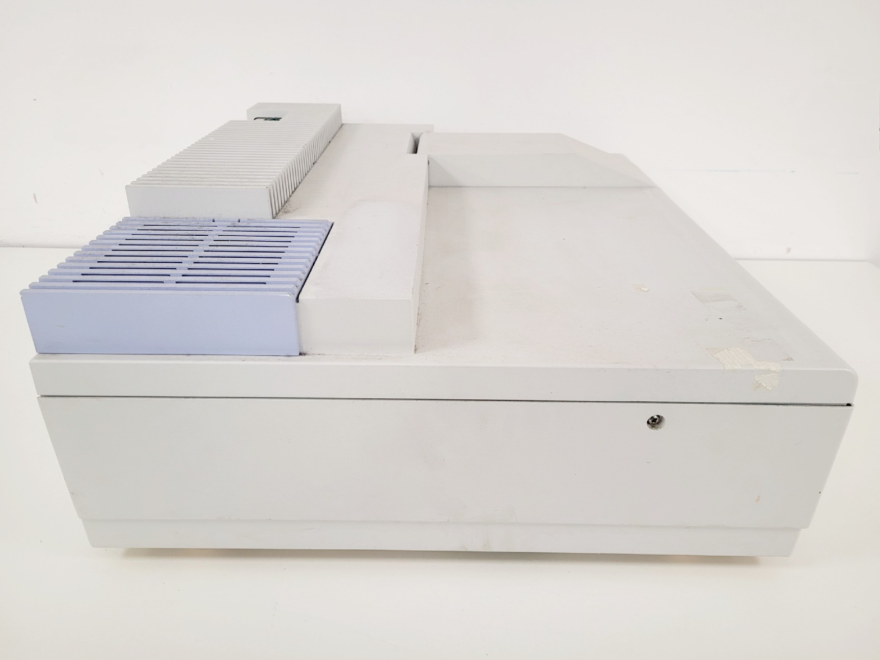 Image of Perkin Elmer Lambda 35 UV/Vis Spectrophotometer System Lab
