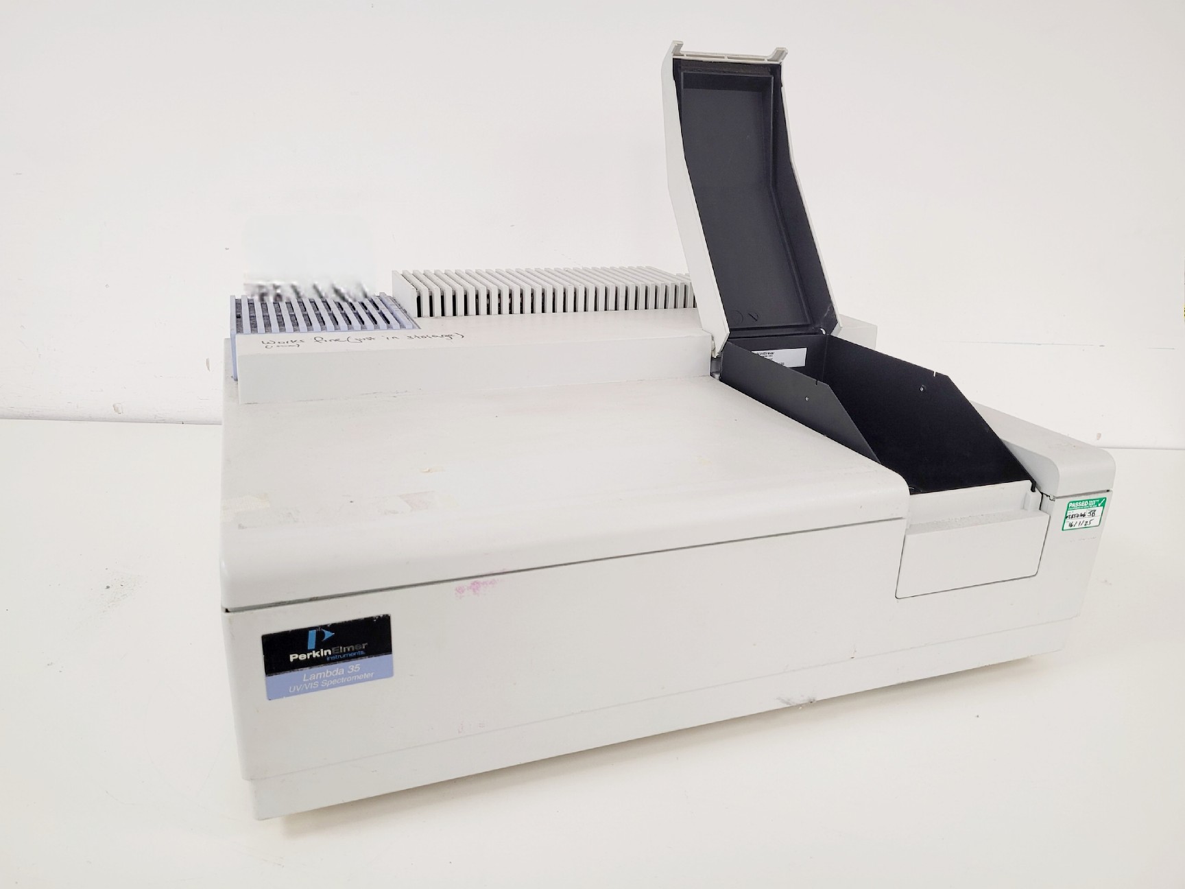Image of Perkin Elmer Lambda 35 UV/Vis Spectrophotometer System Lab