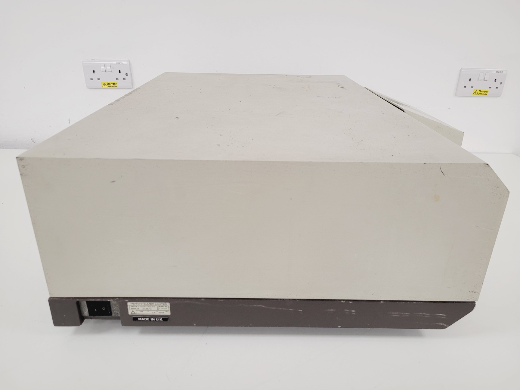 Image of Perkin Elmer Spectrometer LS 50 B Lab