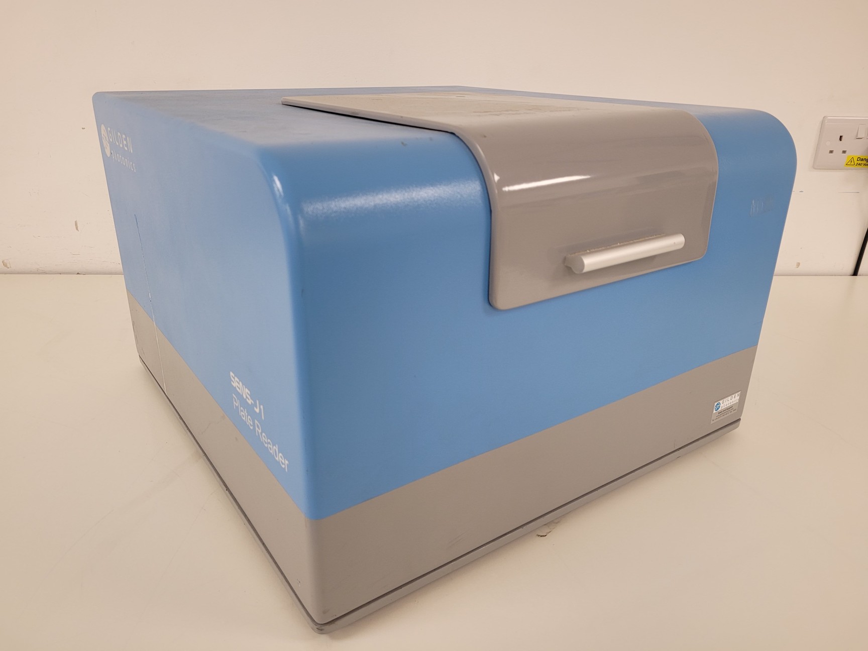 Image of Gilden Photonics fluoroSENS Fluorimeter w/ Sens-J1 Microplate Reader Lab